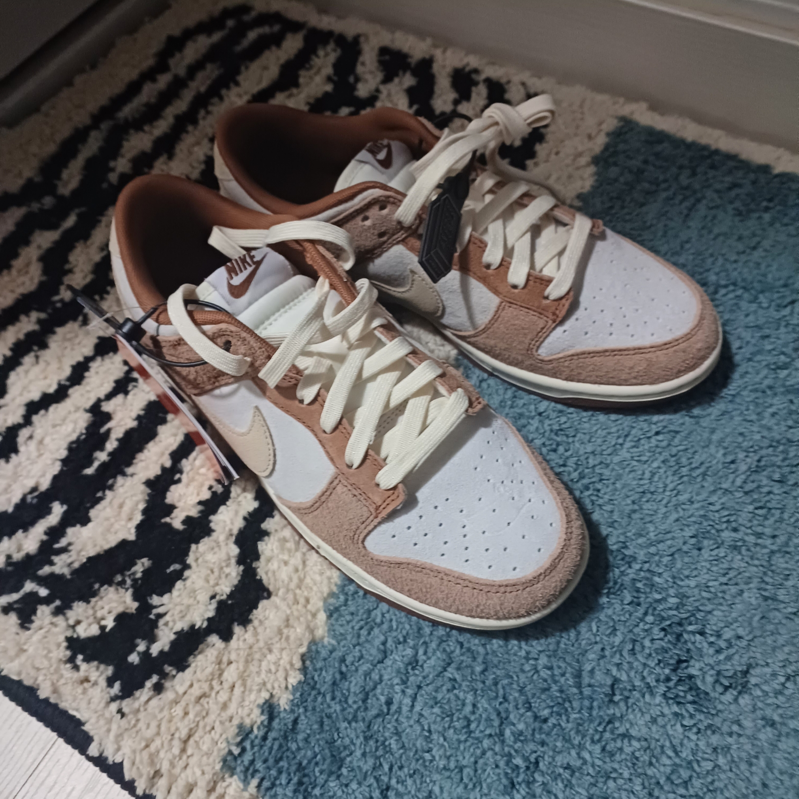 Nike Dunk Low Pro Premium Medium Curry 착용 스타일