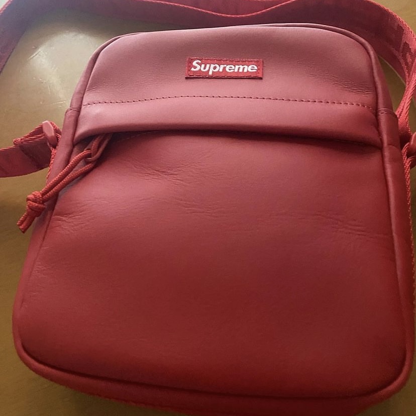 Supreme Leather Shoulder Bag Red - 23FW 착용 스타일