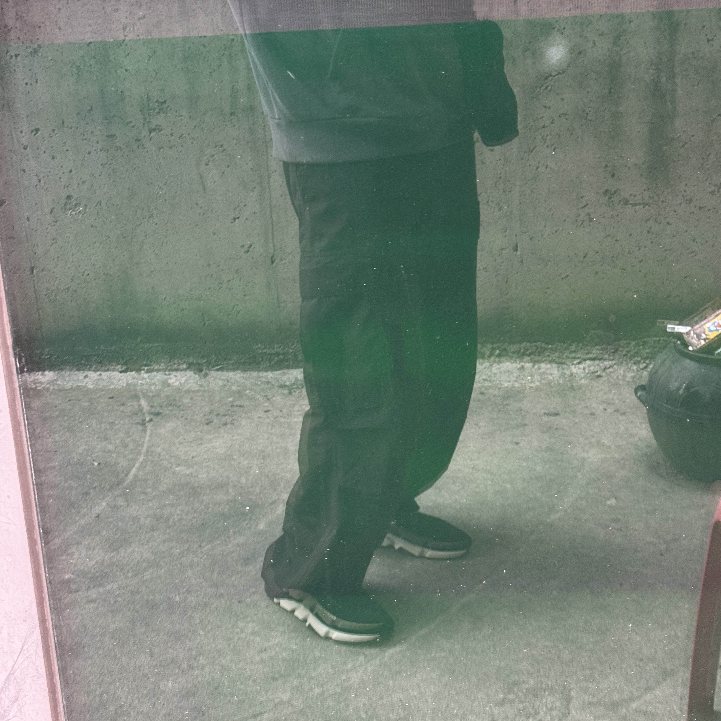 Balenciaga Speed Trainer Black White 2021/2022 착용 스타일