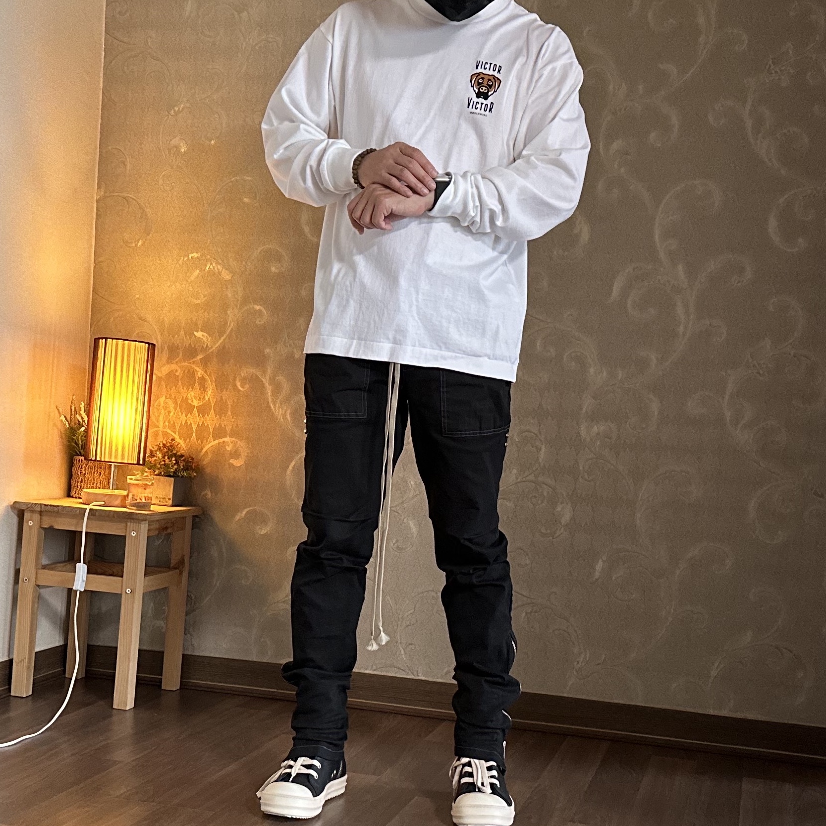 Victor Victor L/S T-Shirt White, Victor Victor L/S T-Shirt Black 착용 스타일 - 4