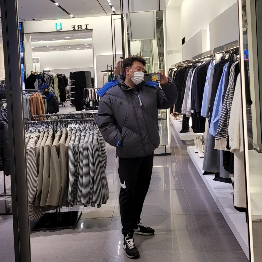 Zara x Ader Error Oversize Puffer Jacket Grey 착용 스타일