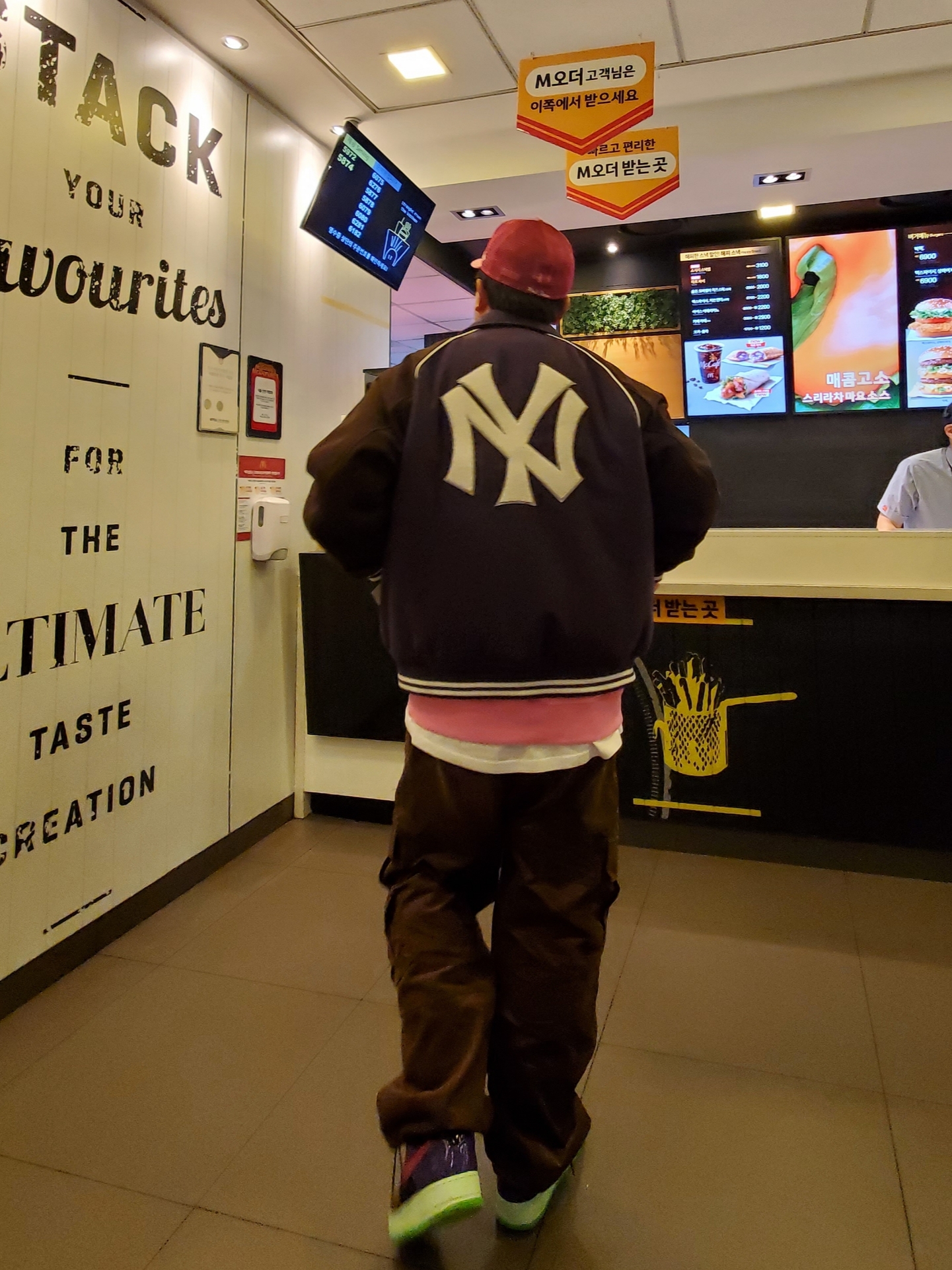 Supreme Box Logo Mesh Back New Era Pink - 22SS, Nike x Undefeated Air Force 1 Low SP Multi Patent Pink Prime 착용 스타일 - 1