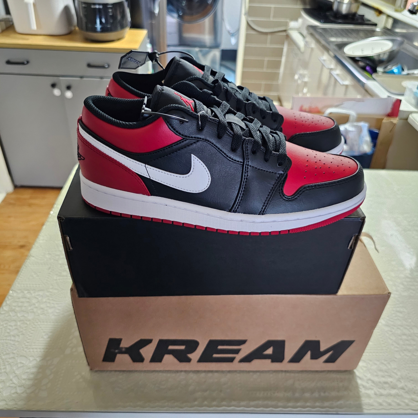 Jordan 1 Low Alternate Bred Toe 착용 스타일 - 2