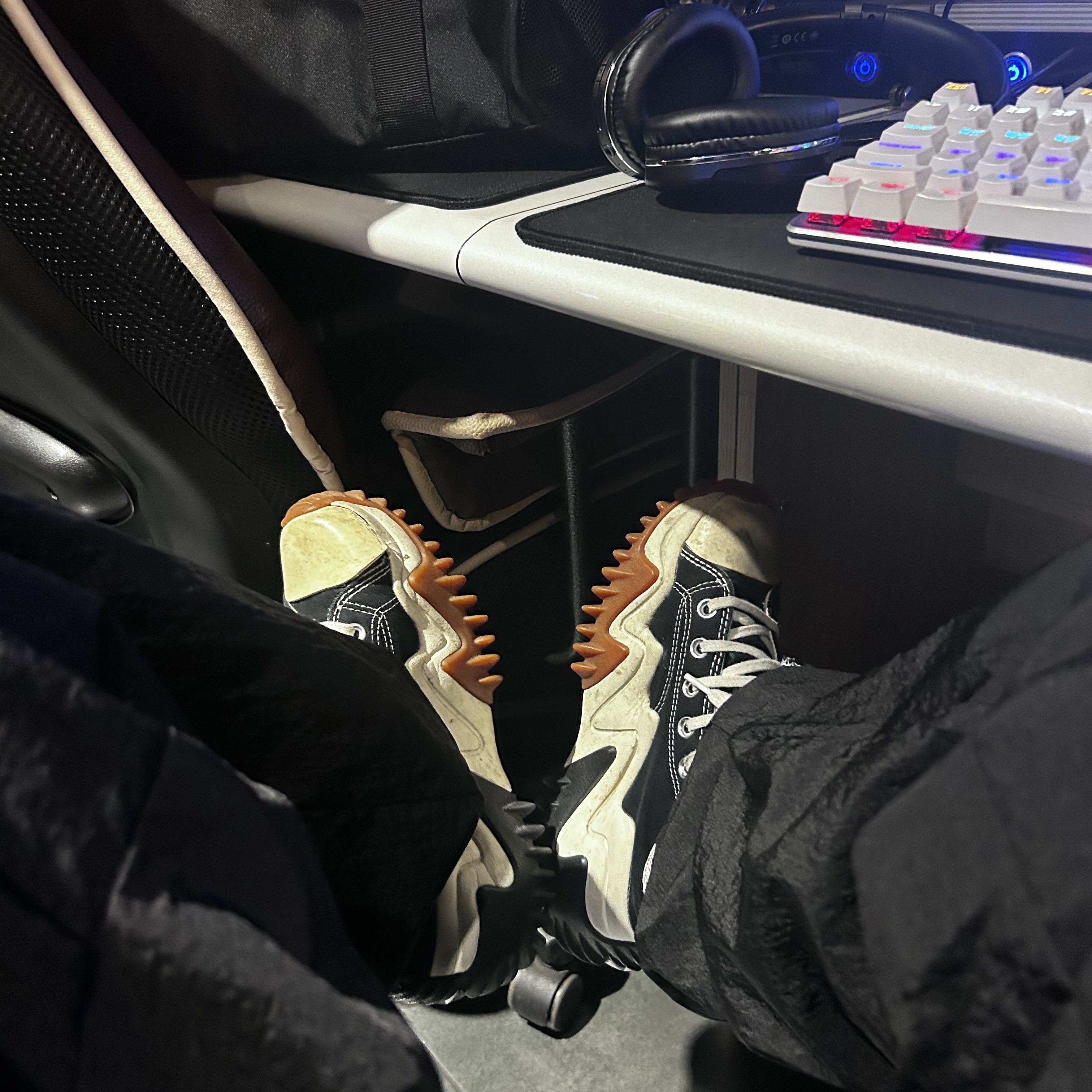 Converse Run Star Motion High Black 착용 스타일