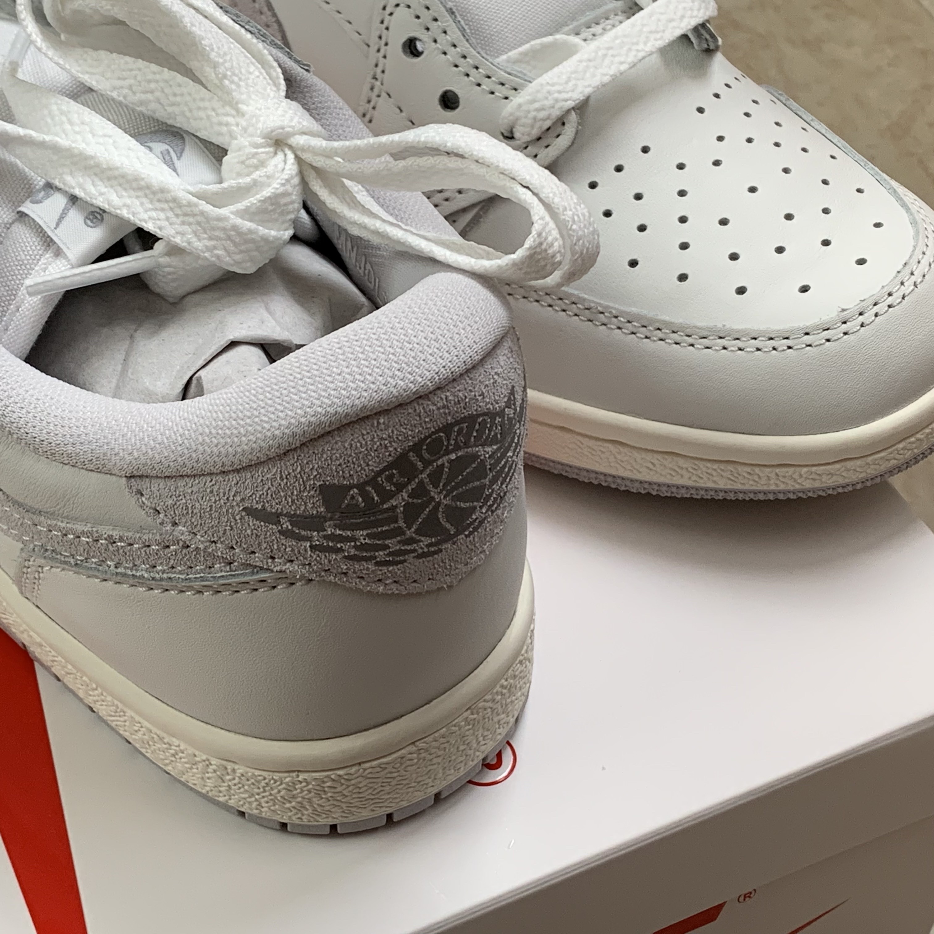 Jordan 1 Low 85 Neutral Grey 착용 스타일
