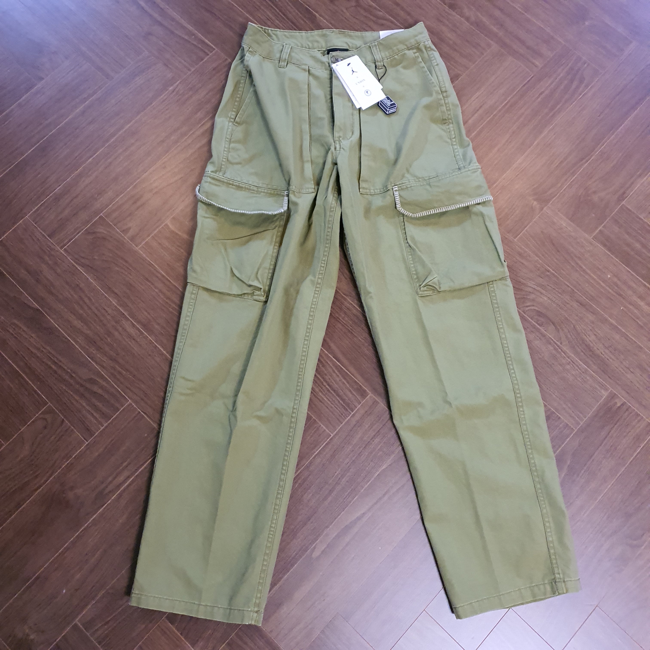 Jordan x Bephies Beauty Supply x Union Cargo Pants Pilgrim (FD4248-378) 착용 스타일