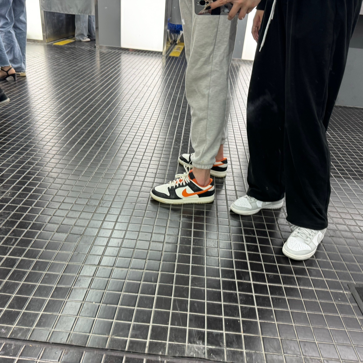 Nike Dunk Low Retro PRM Halloween 착용 스타일