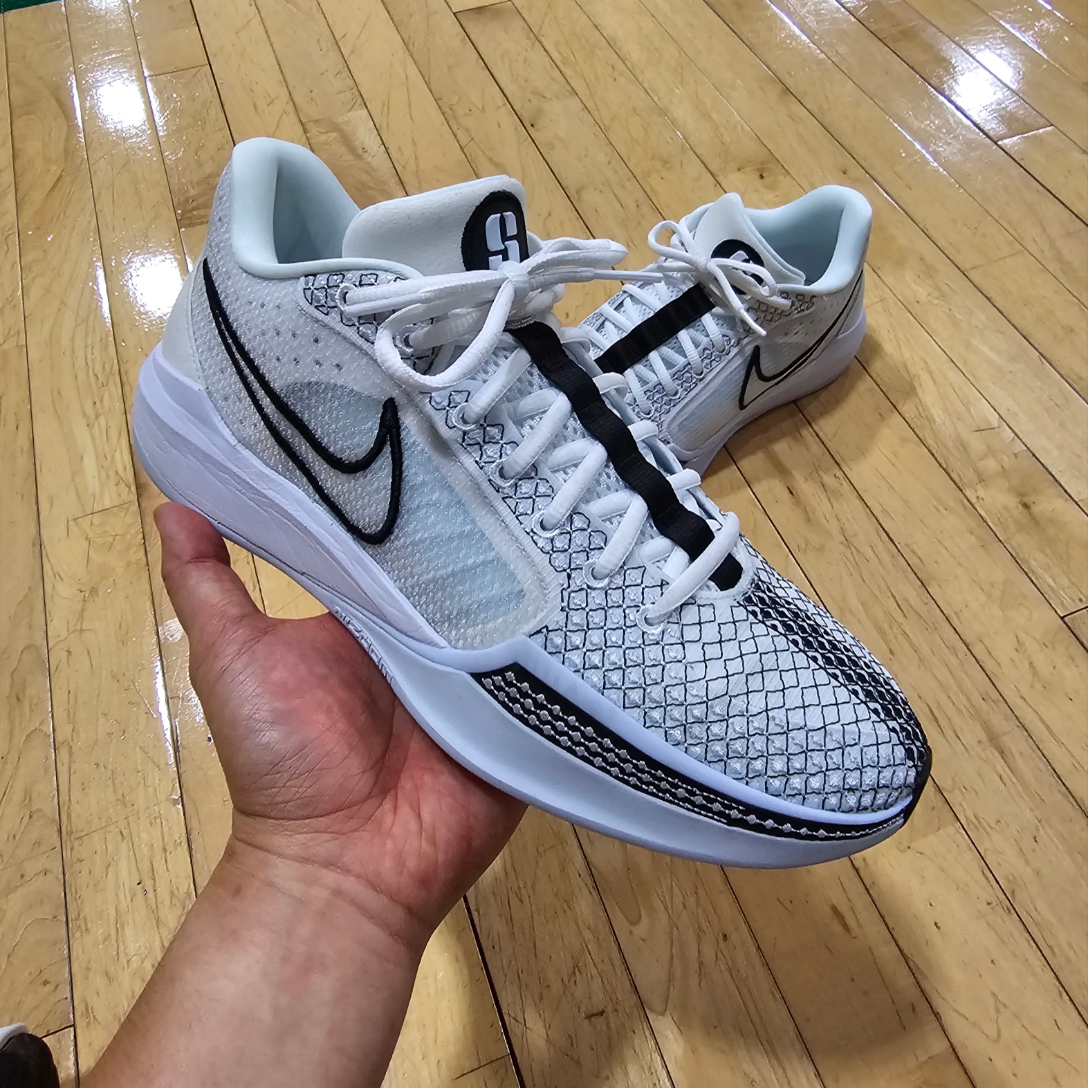 Nike Sabrina 1 EP Magnetic 착용 스타일 - 3