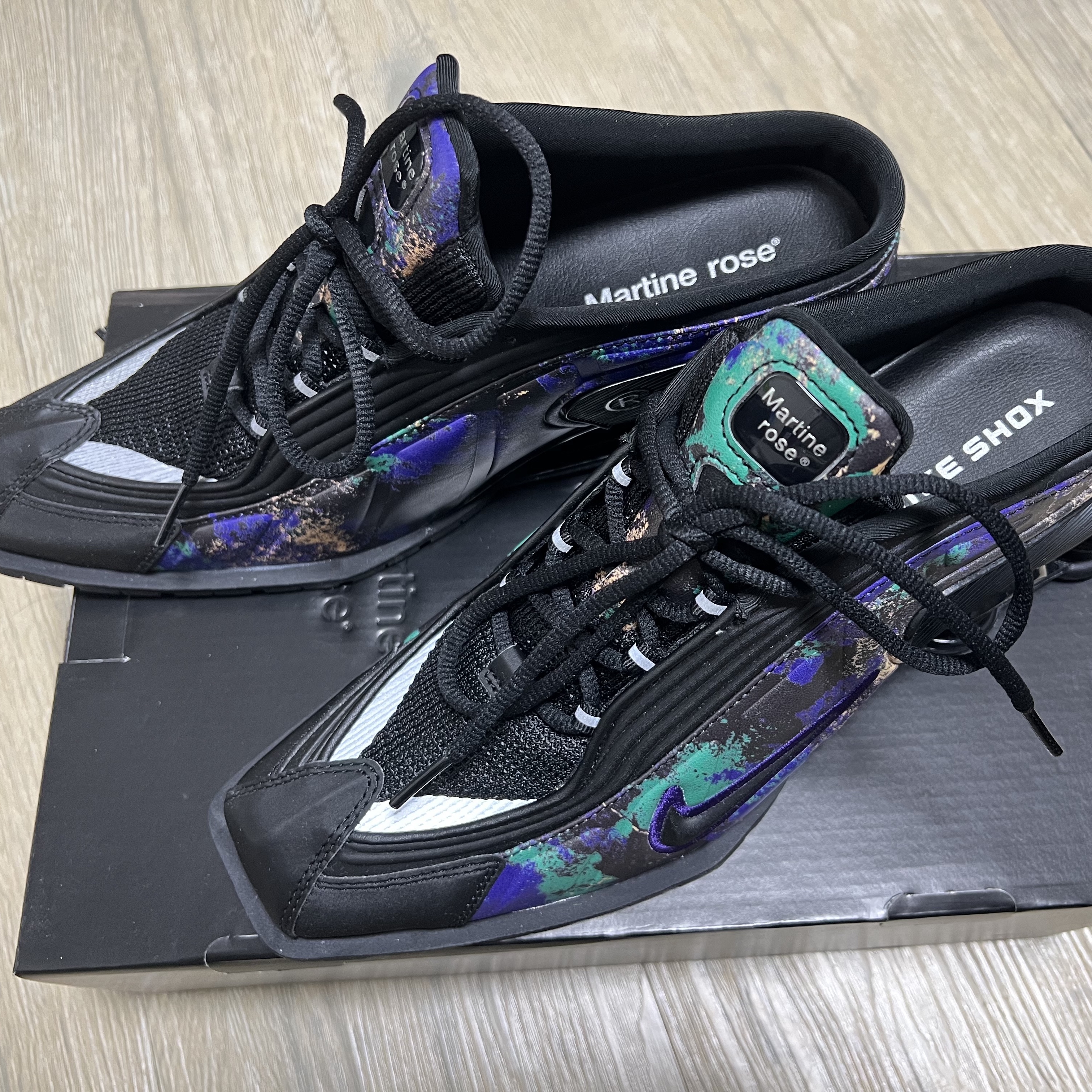 Nike x Martine Rose Shox MR4 Black Multi 착용 스타일