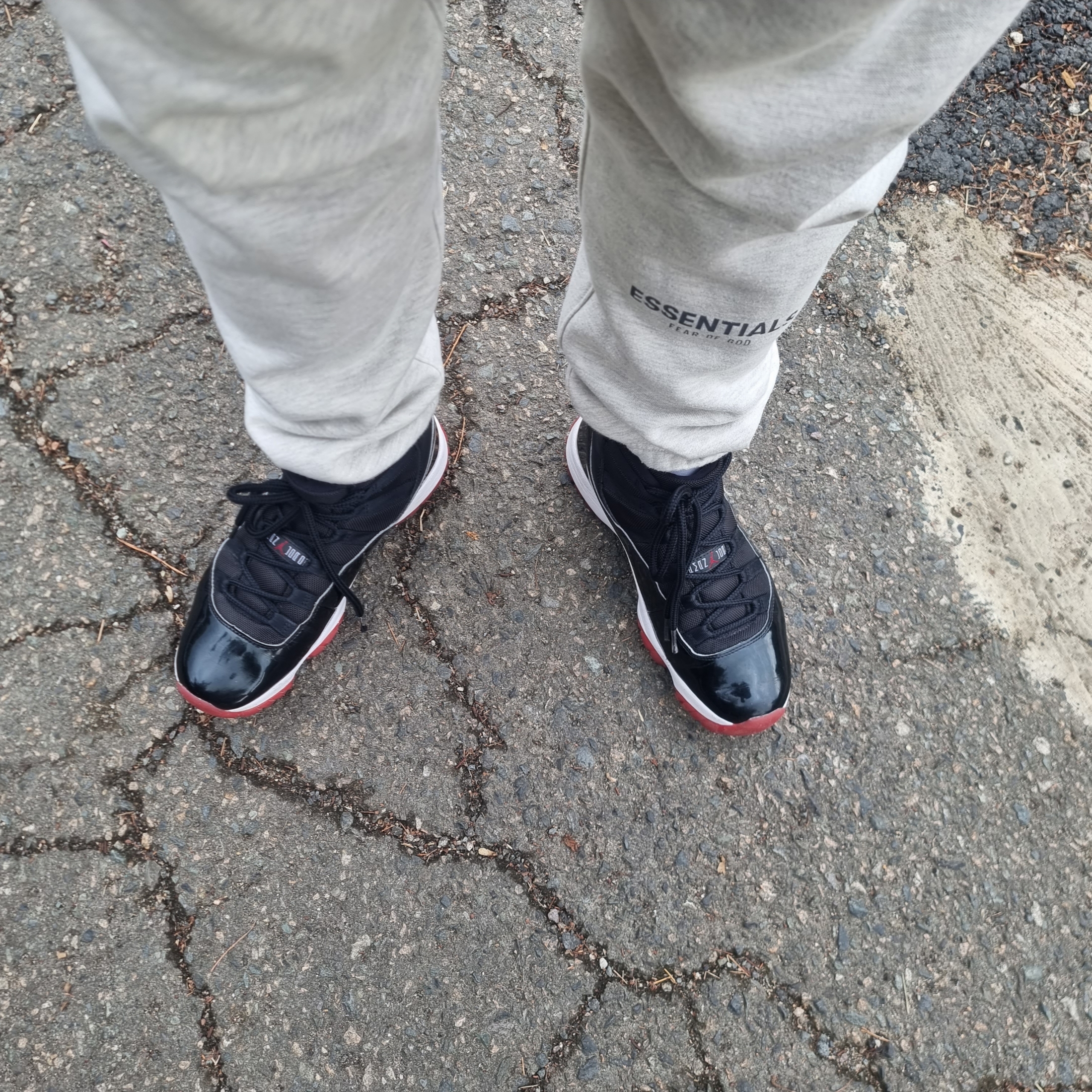 Jordan 11 Retro Bred 2019, Essentials Sweatpants Oatmeal/Oatmeal Heather/Light Heather Oatmeal 2020 착용 스타일 - 1