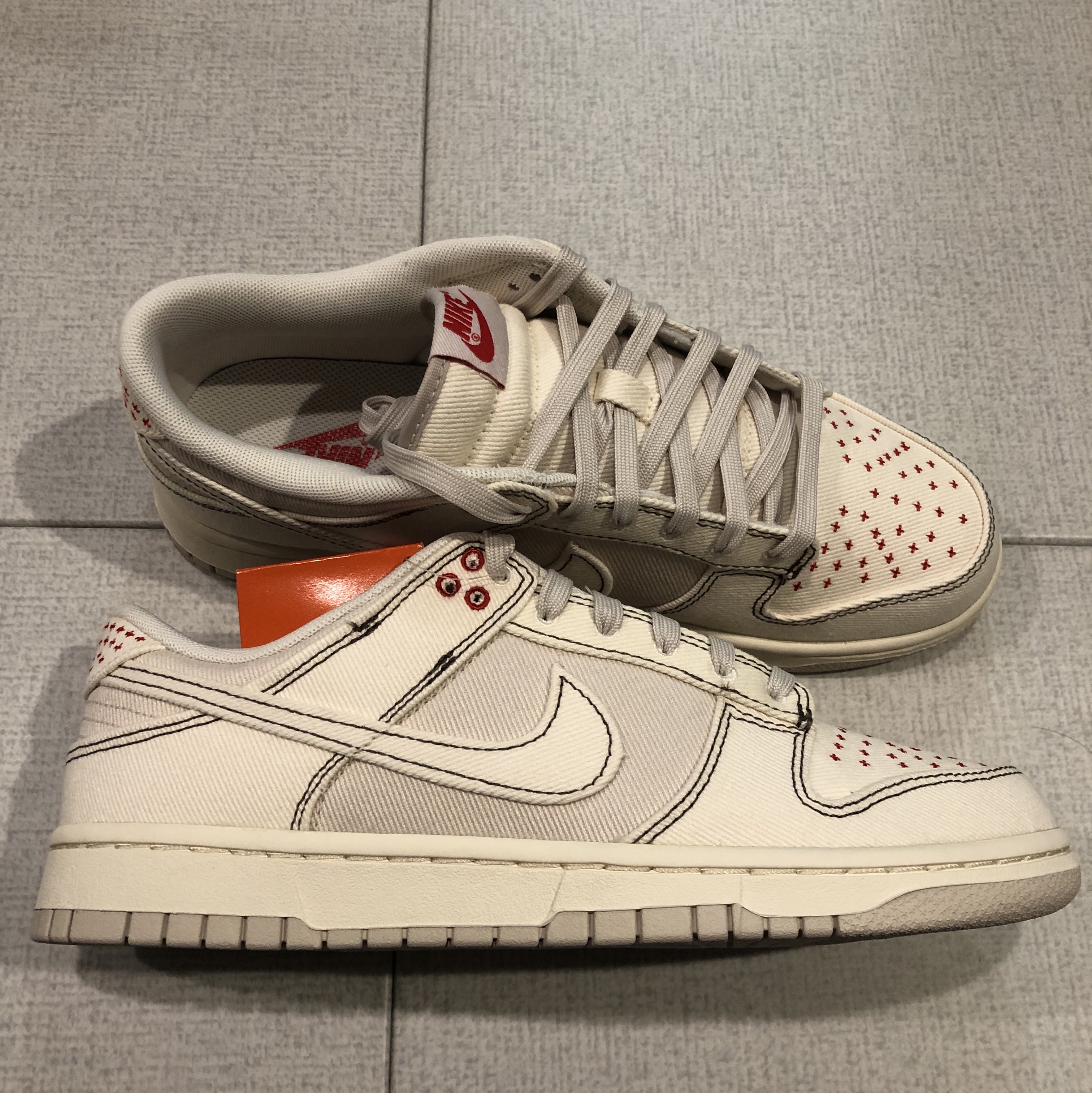 Nike Dunk Low Beige Red 착용 스타일