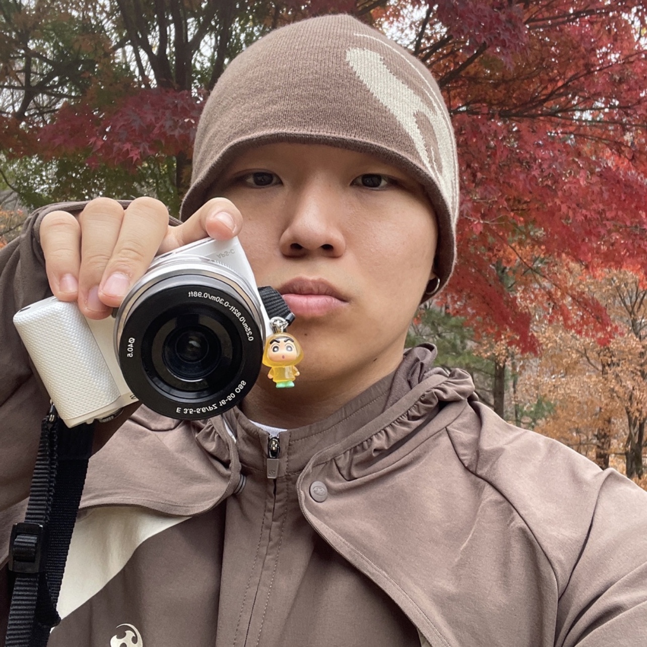 Sansan Gear Logo Beanie Brown - 22FW, Sansan Gear Conversion Jacket Brown - 23FW 착용 스타일 - 2