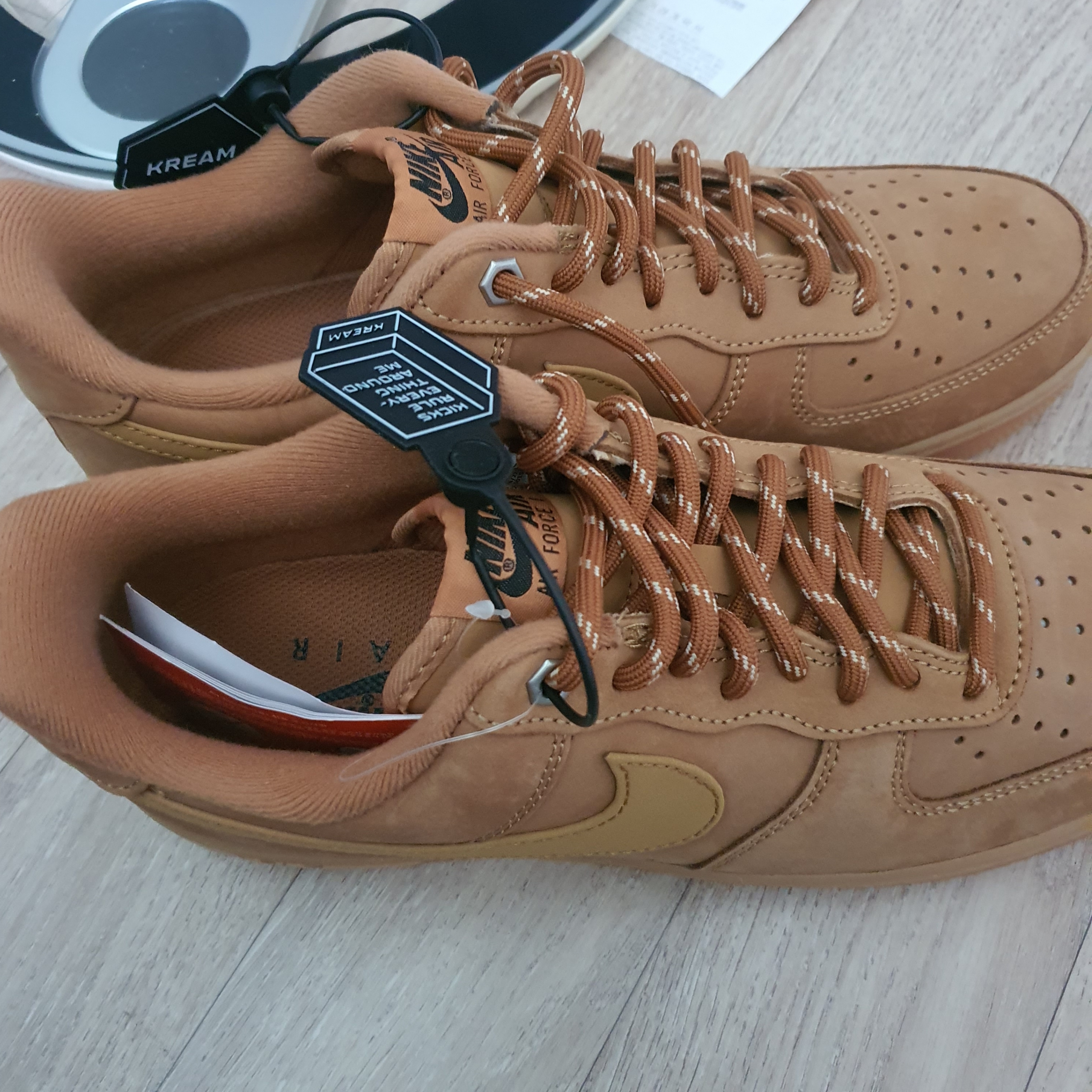 Nike Air Force 1 '07 WB Flax 착용 스타일