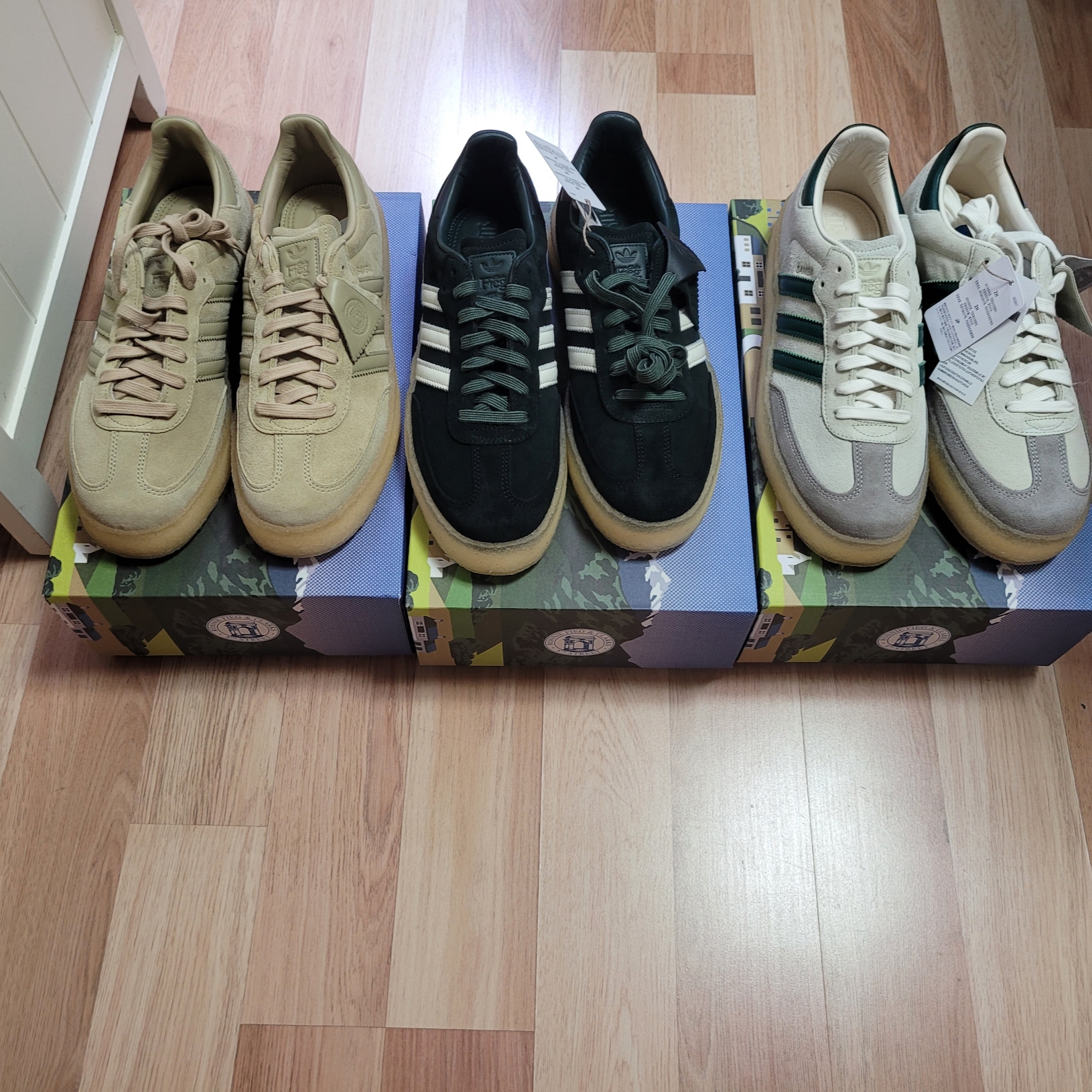 Adidas x Clarks x Ronnie Fieg 8th Street Samba Chalk White Green, Adidas x Clarks x Ronnie Fieg 8th Street Samba Shadow Green 착용 스타일 - 3