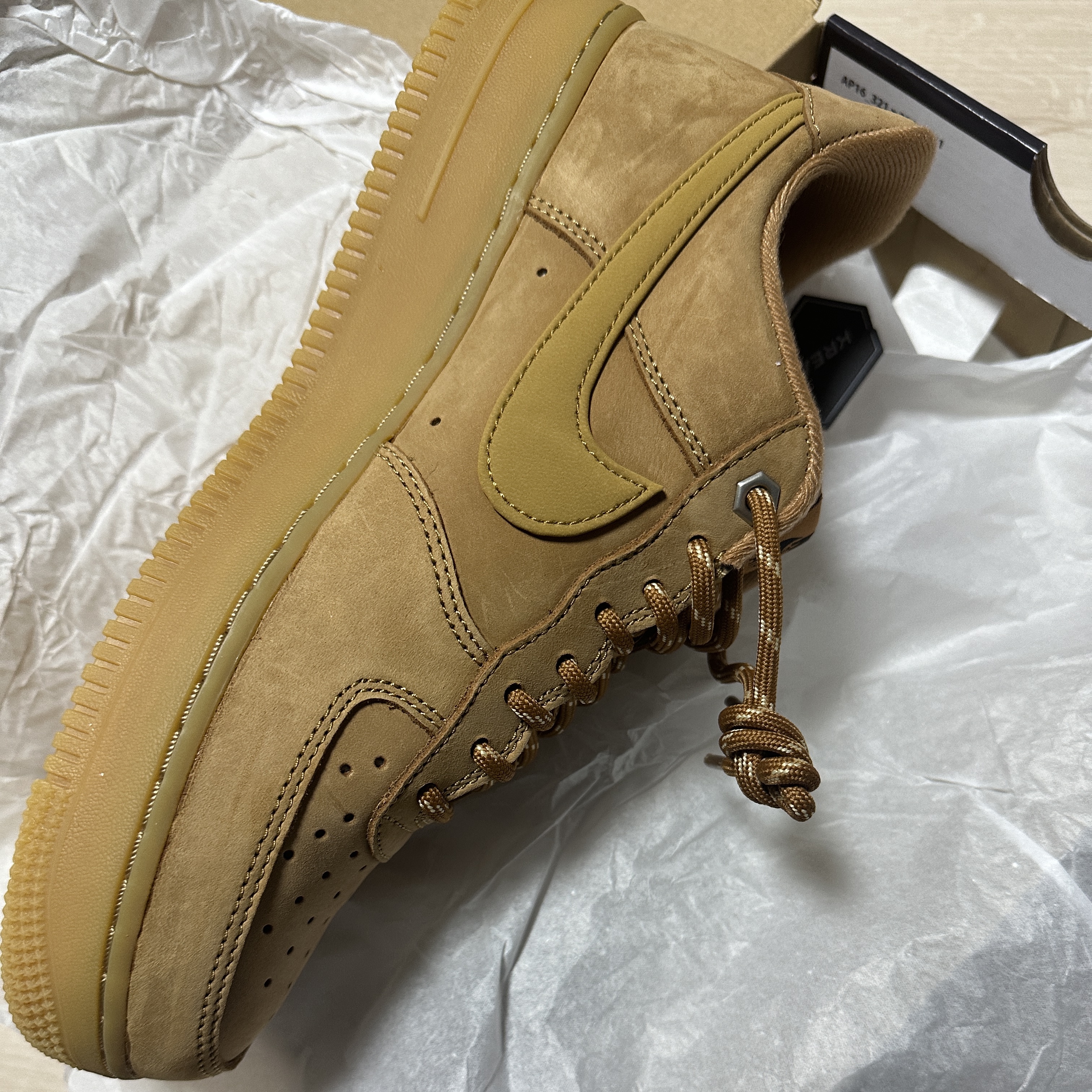Nike Air Force 1 '07 WB Flax 착용 스타일