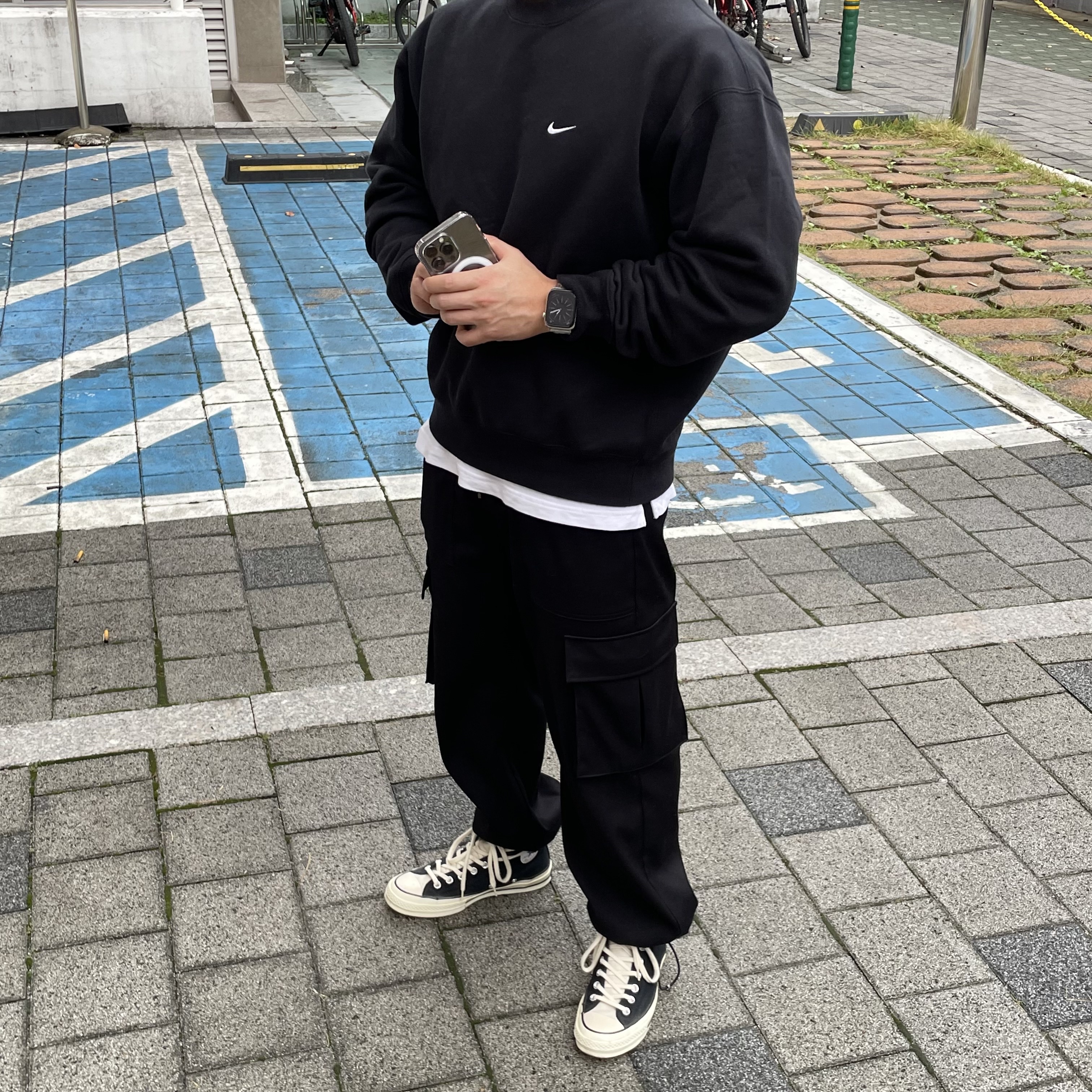 Converse x Fear of God Essentials Chuck 70 Hi Black 2020, Nike NRG Solo Swoosh Crew Fleece Black White - Asia 착용 스타일 - 2