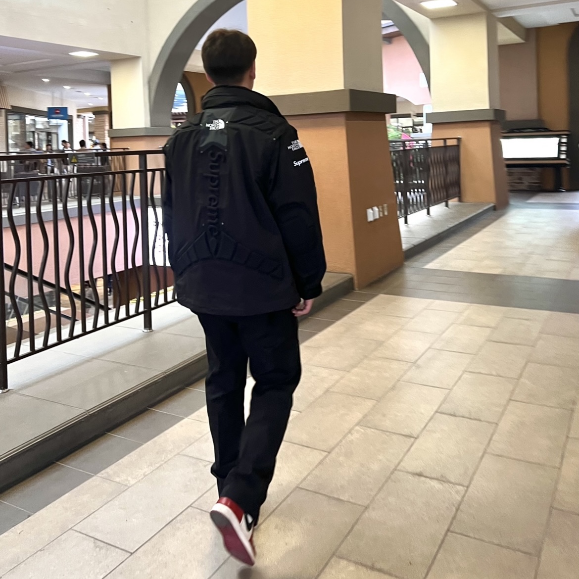 Supreme x The North Face Steep Tech Apogee Jacket Black - 22FW, Jordan 1 Retro High OG Chicago 2022 착용 스타일