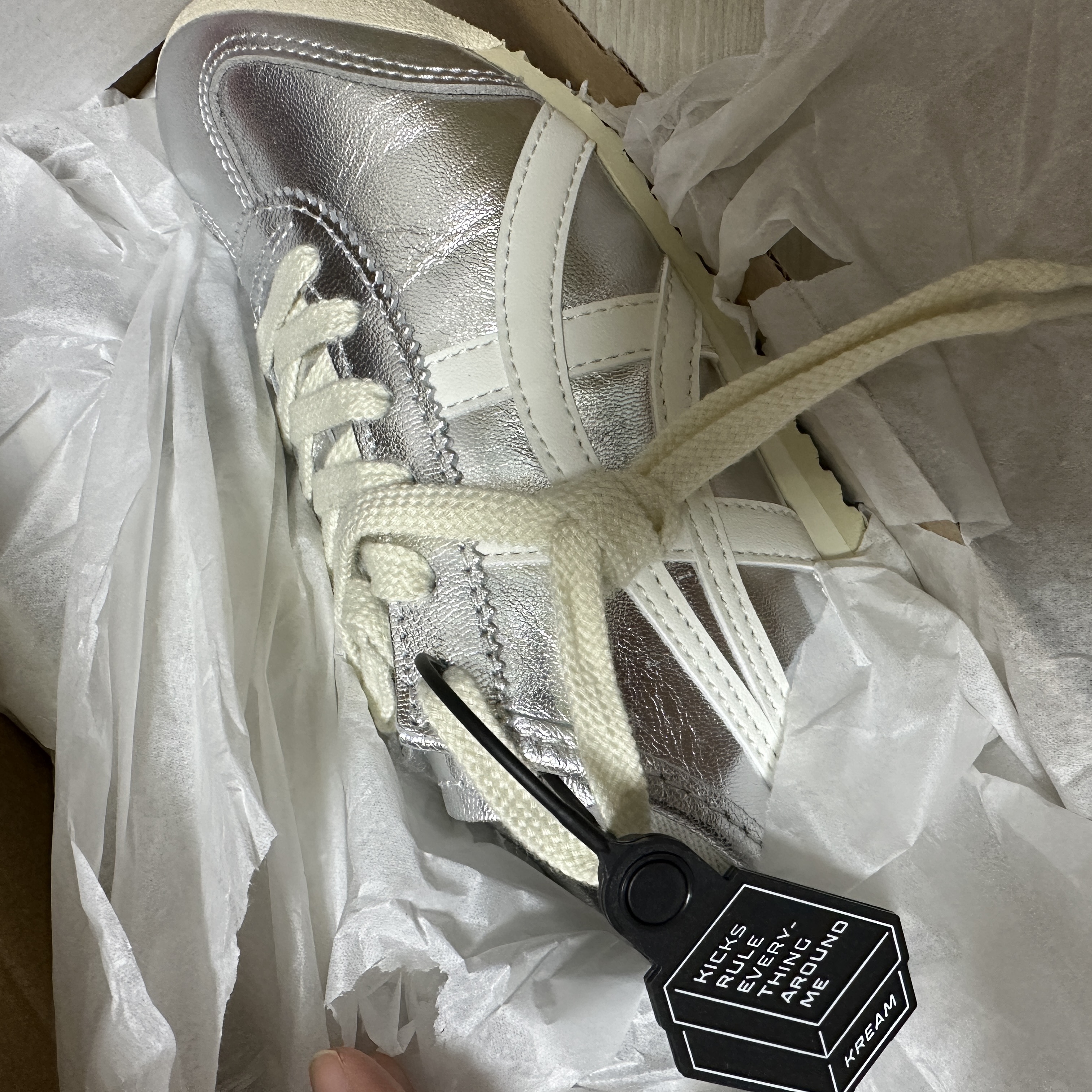 Onitsuka Tiger Mexico 66 White Silver 착용 스타일