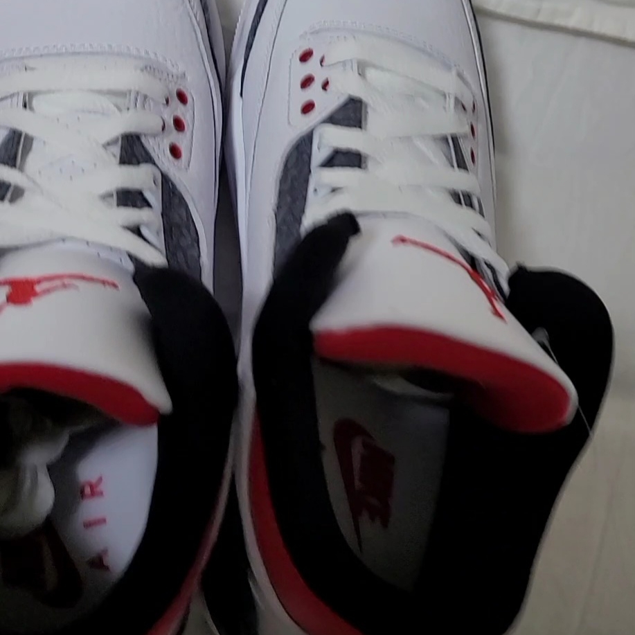 Jordan 3 Retro SE Denim Fire Red 착용 스타일