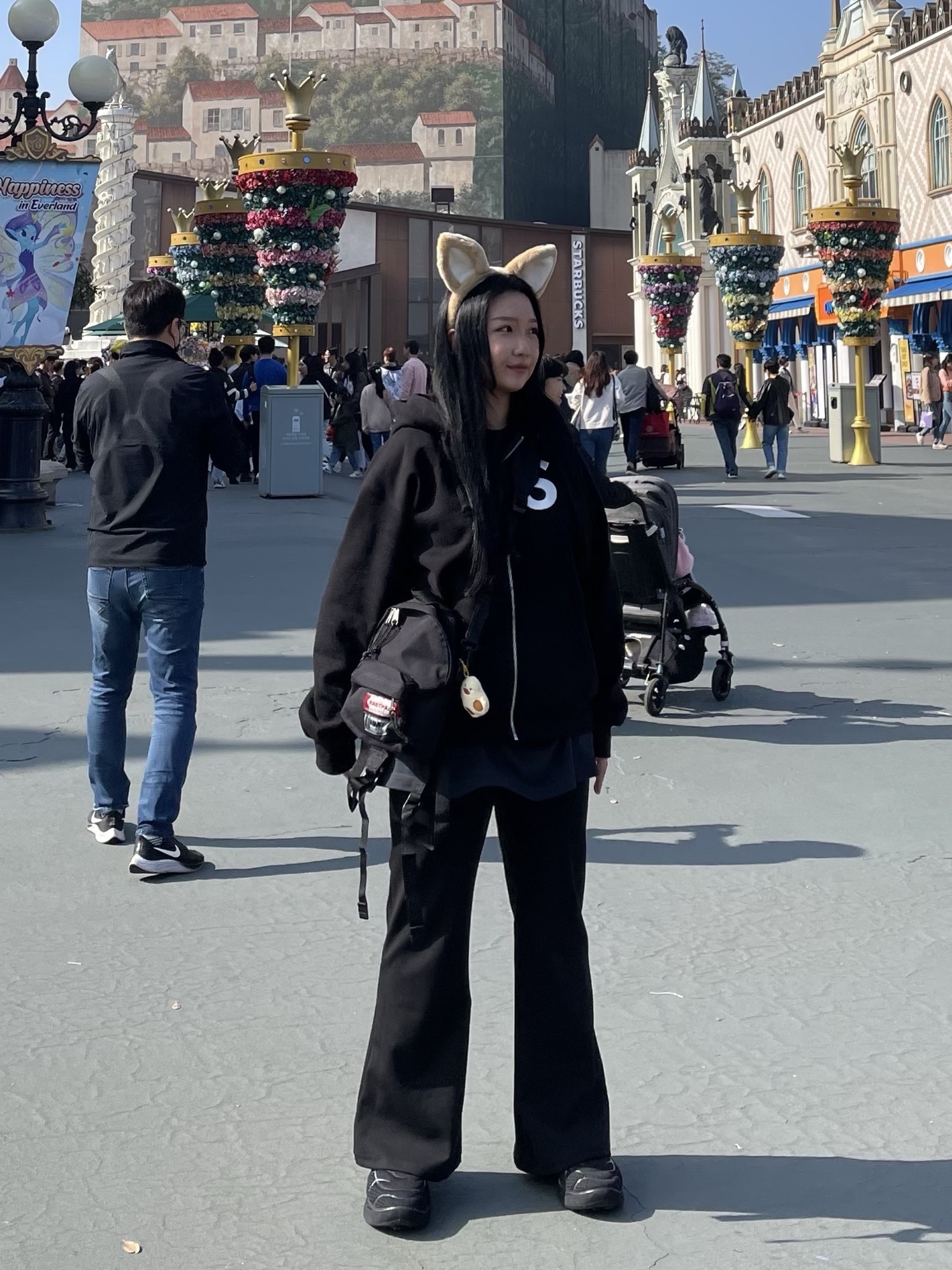 Supreme S Logo Zip Up Hooded Sweatshirt Black - 23FW, MM6 Maison Margiela x Eastpak Mini Shoulder Bag Black 착용 스타일 - 1