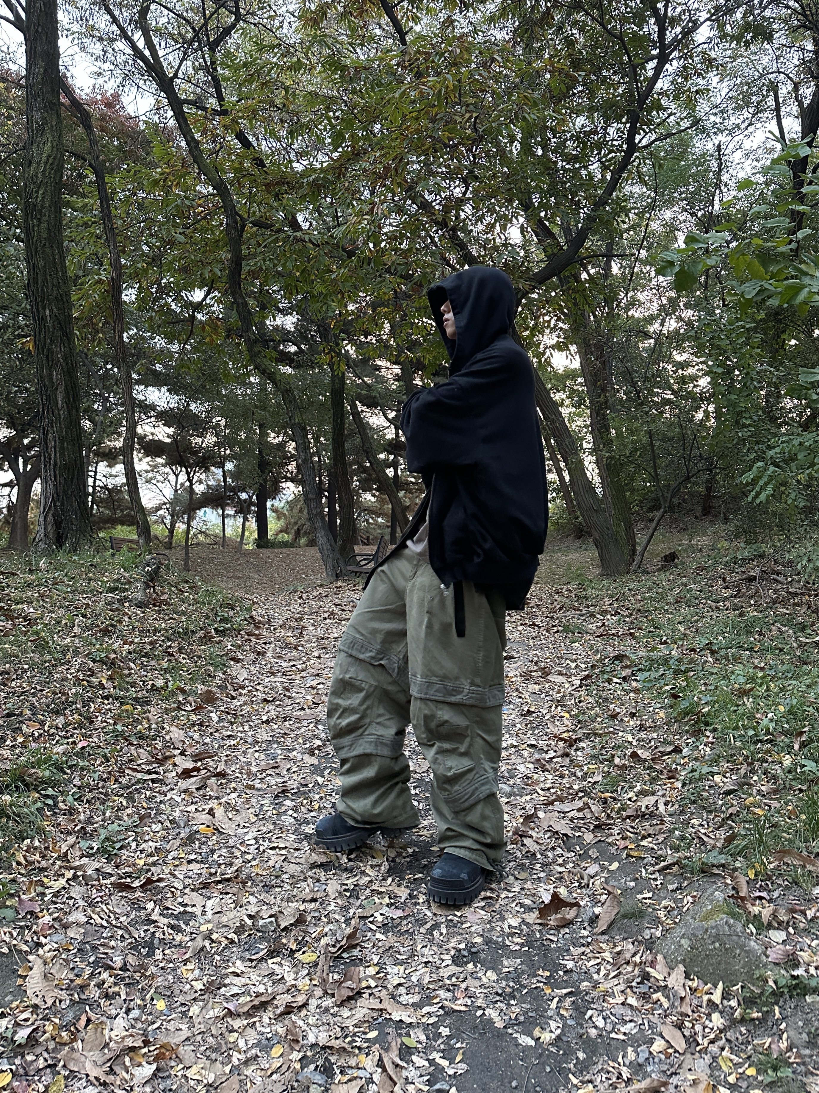 Undermycar Fisky Double Layered Shirts Hood Zip-Up Bronze Green - 23FW, Farfromwhat Far Layered Work Pants Olive 착용 스타일 - 1