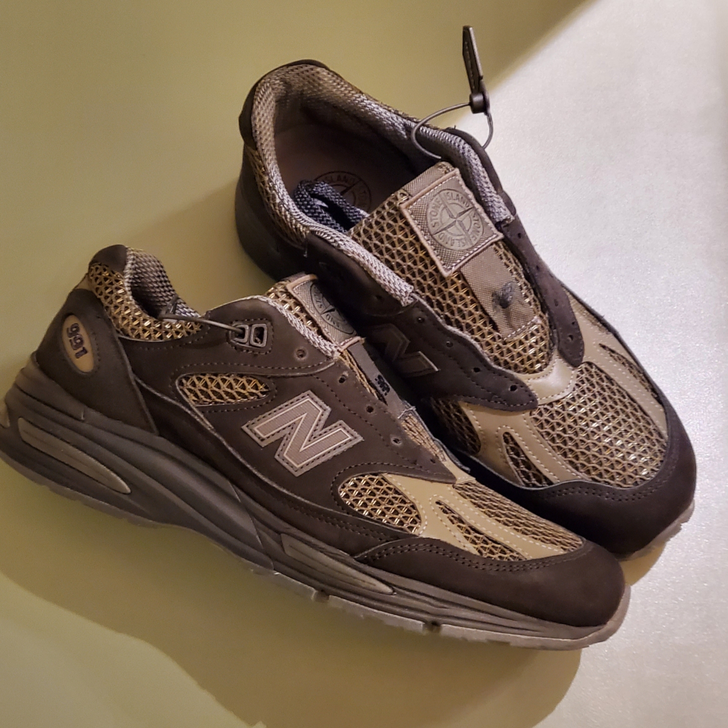 New Balance x Stone Island 991v2 Made in UK Black Olive Night 착용 스타일