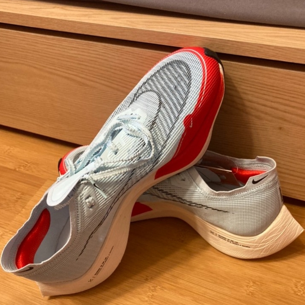 Nike ZoomX Vaporfly Next% 2 Glacier Blue 착용 스타일