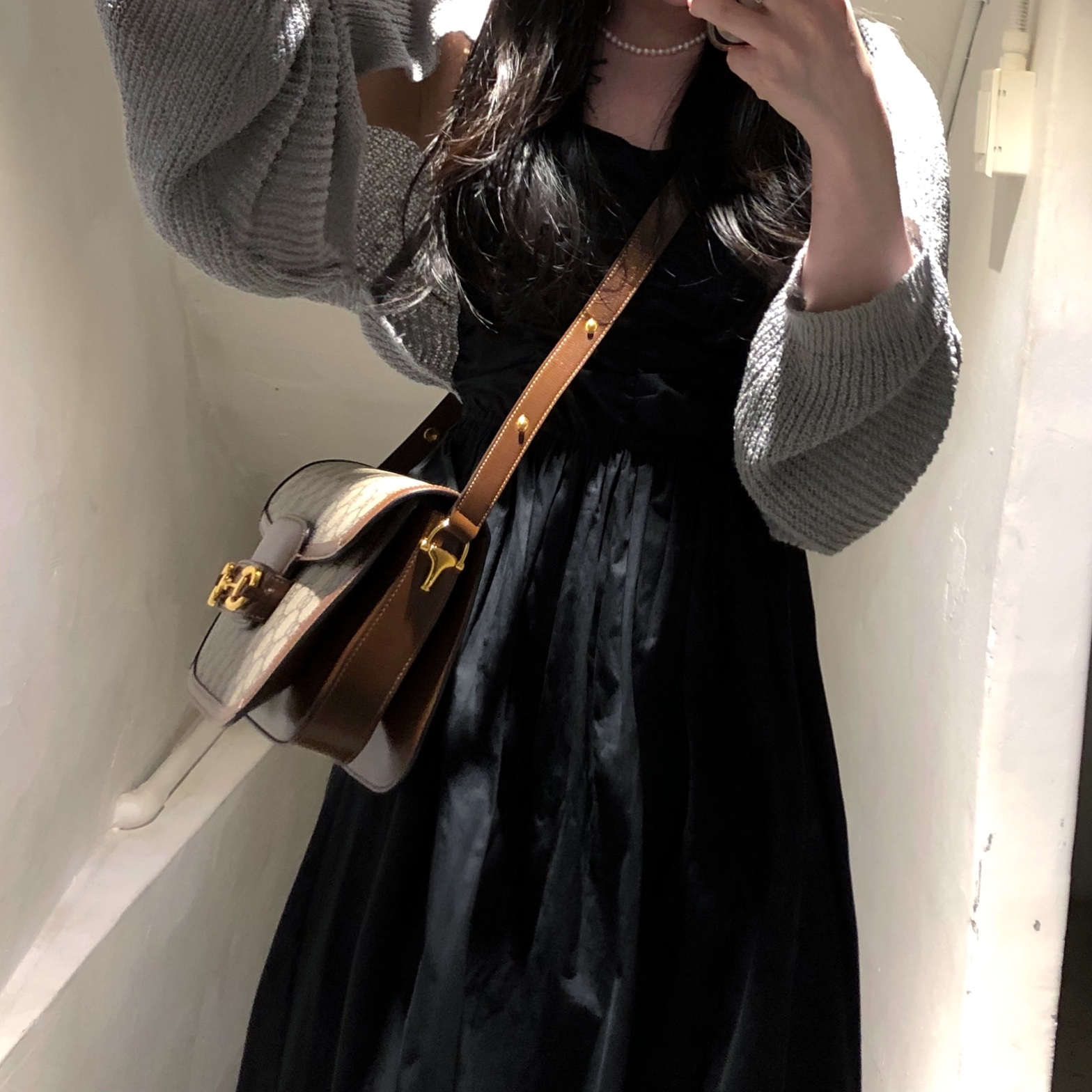 (W) Nike Dunk Low Venice, Gucci Horsebit 1955 Shoulder Bag Beige Ebony 착용 스타일 - 2