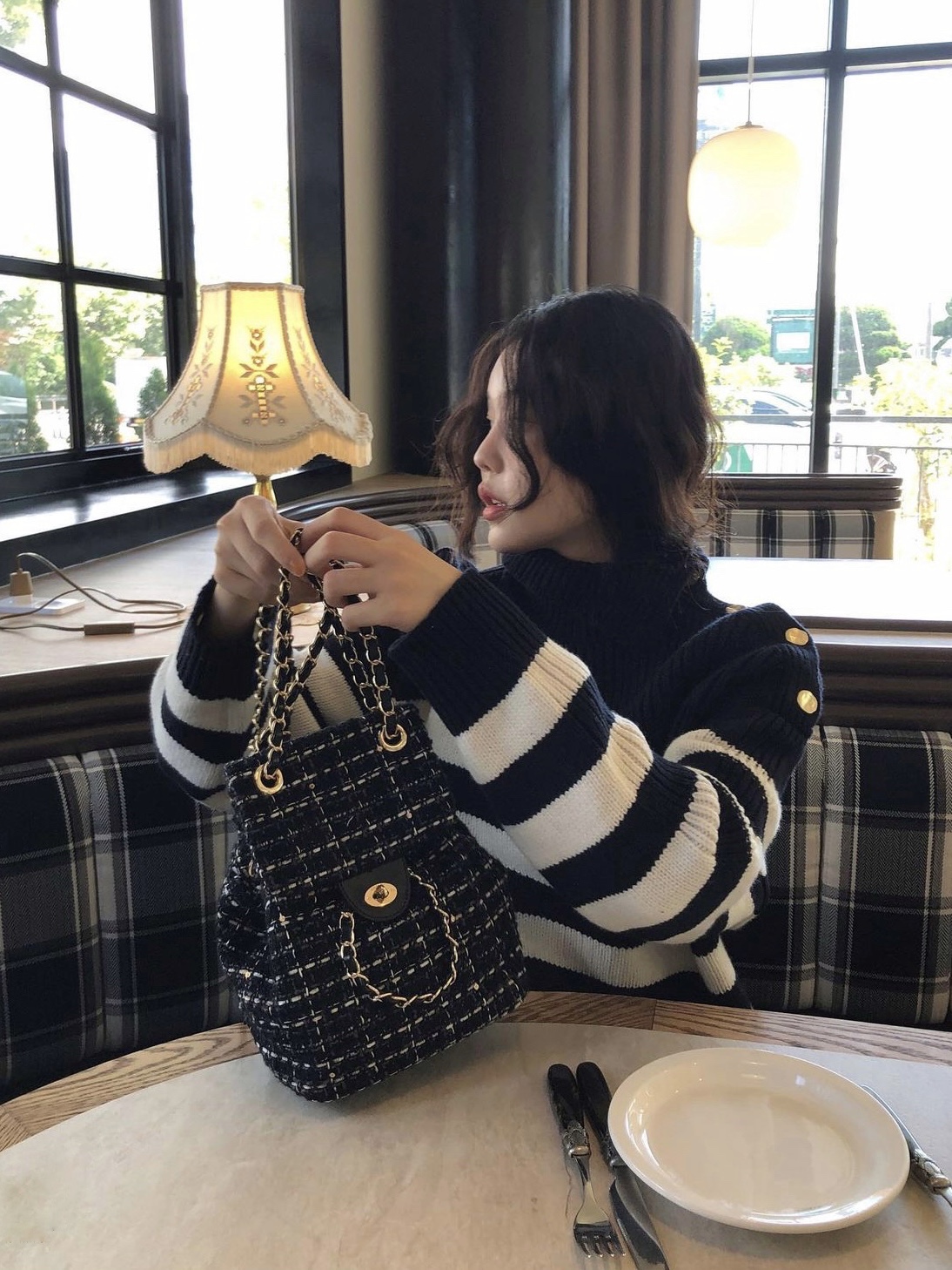 Anoetic Anc Tweed Classic Backpack Black, Anoetic Anc Tweed Classic Backpack Ivory 착용 스타일