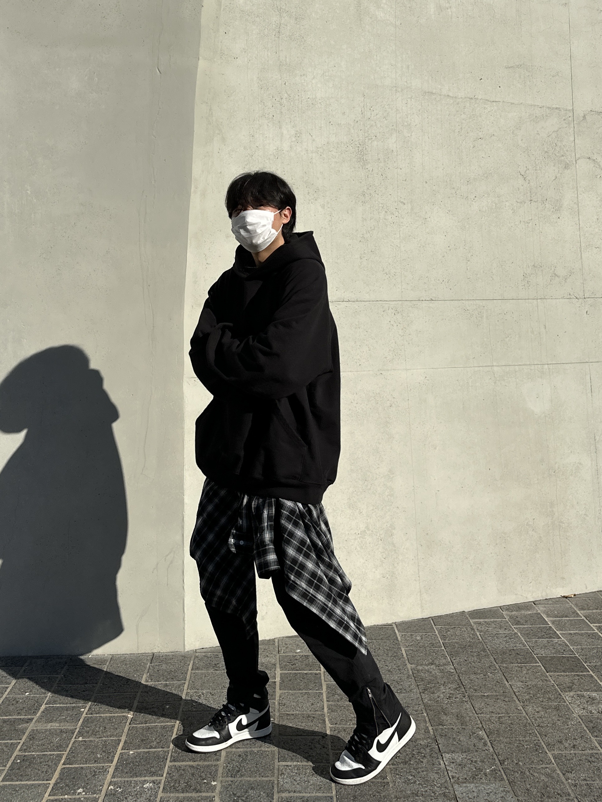 Jordan 1 High 85 Black White, Permanent Archive Side Pocket Zip Pants Black 착용 스타일