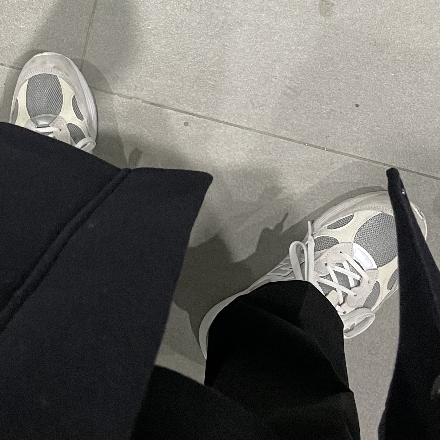 New Balance 992 Made in USA White Silver 착용 스타일