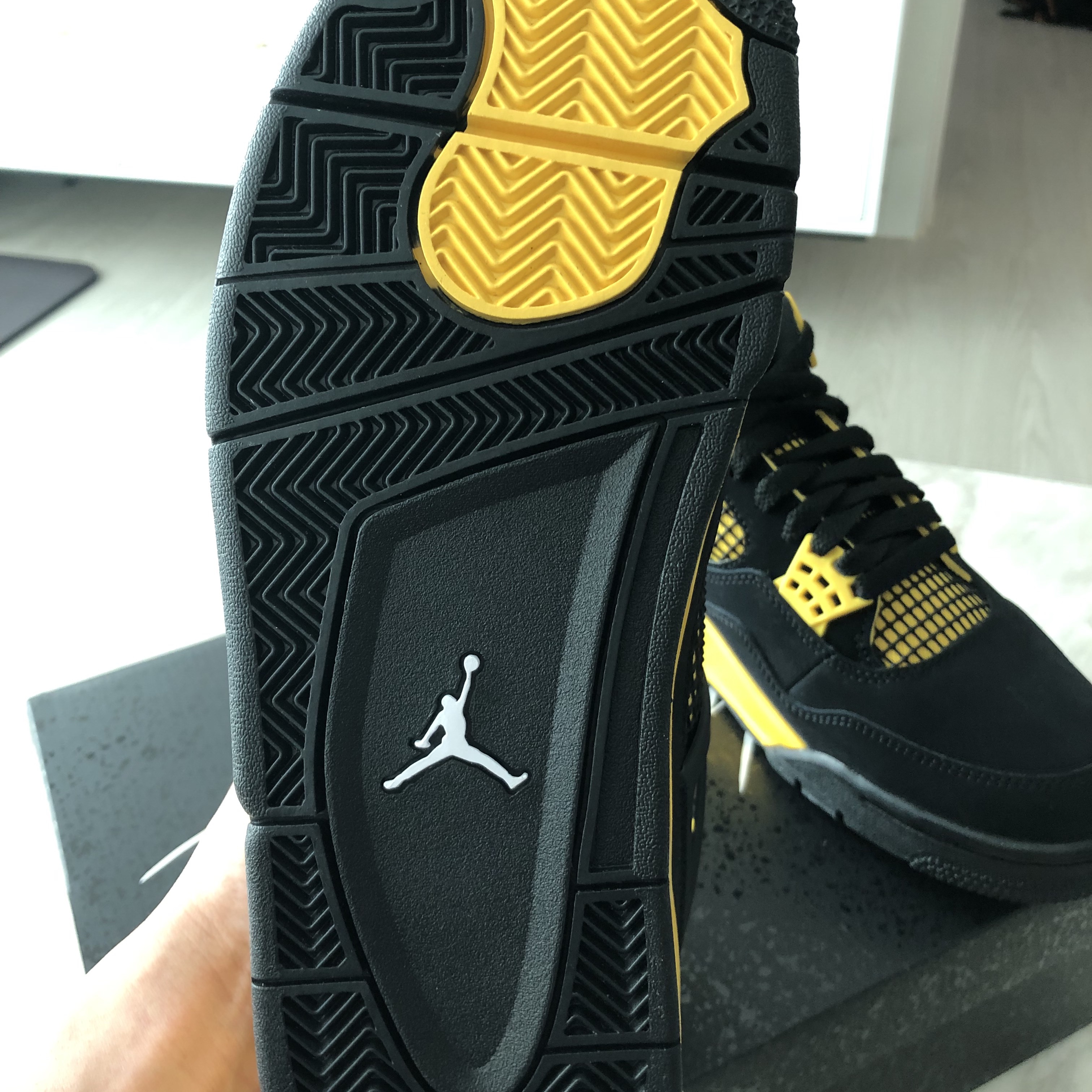 Jordan 4 Retro Thunder 2023 착용 스타일 - 4