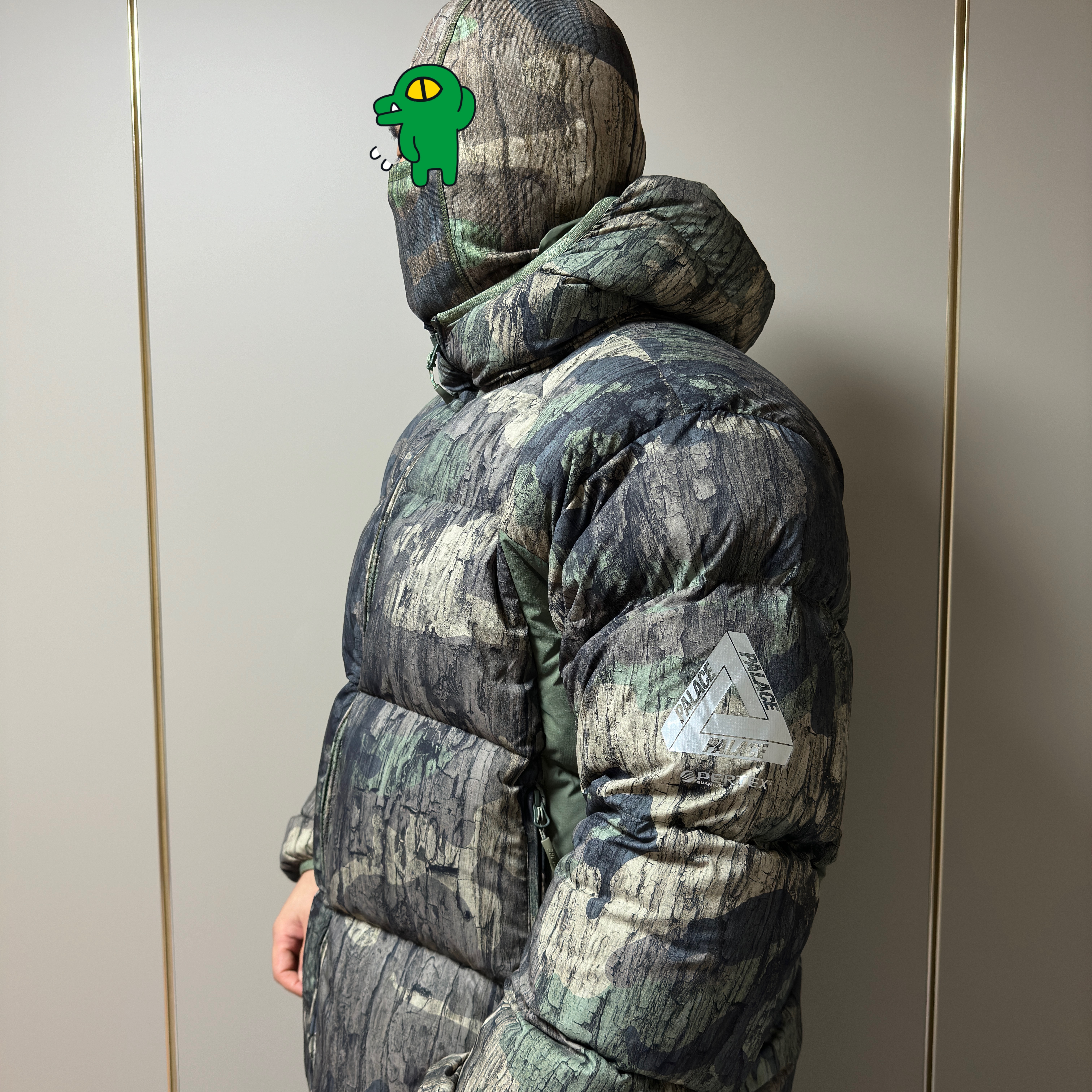 Palace Pertex Matte Balaclava Puffa Deep Forest - 23FW 착용 스타일 - 2
