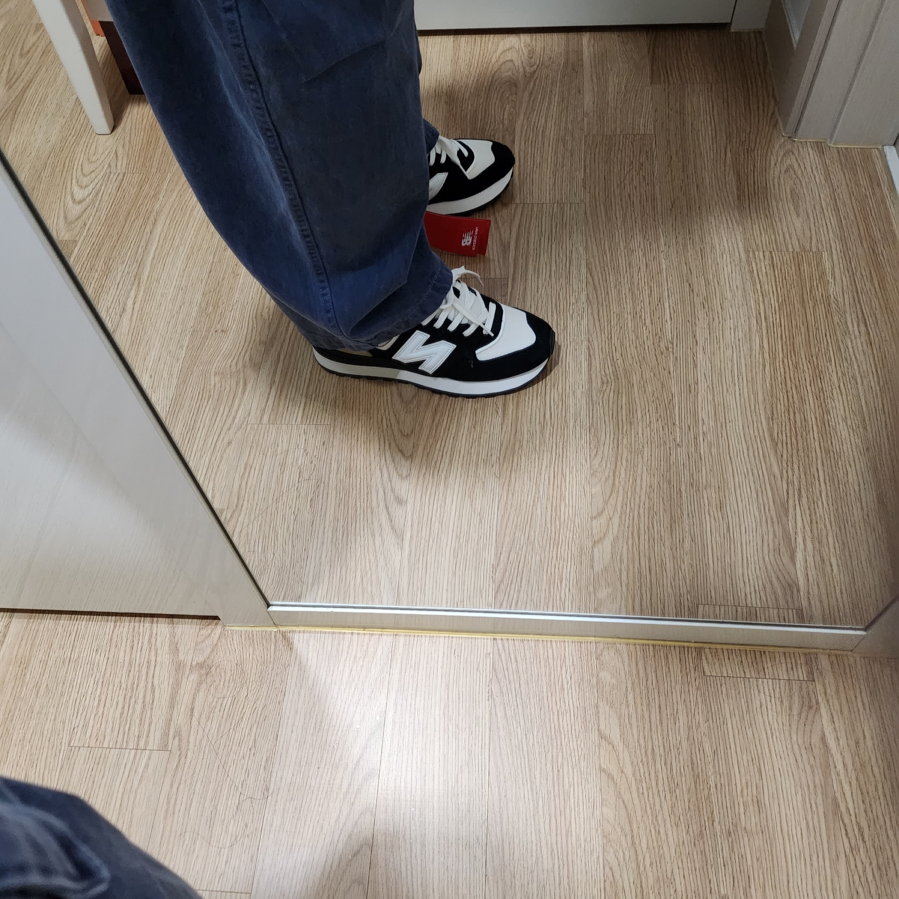 New Balance 574 Legacy Black Angora 착용 스타일 - 1