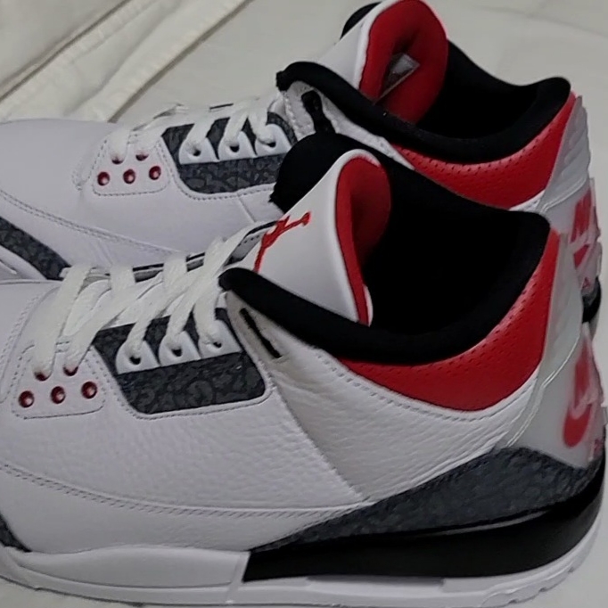 Jordan 3 Retro SE Denim Fire Red 착용 스타일