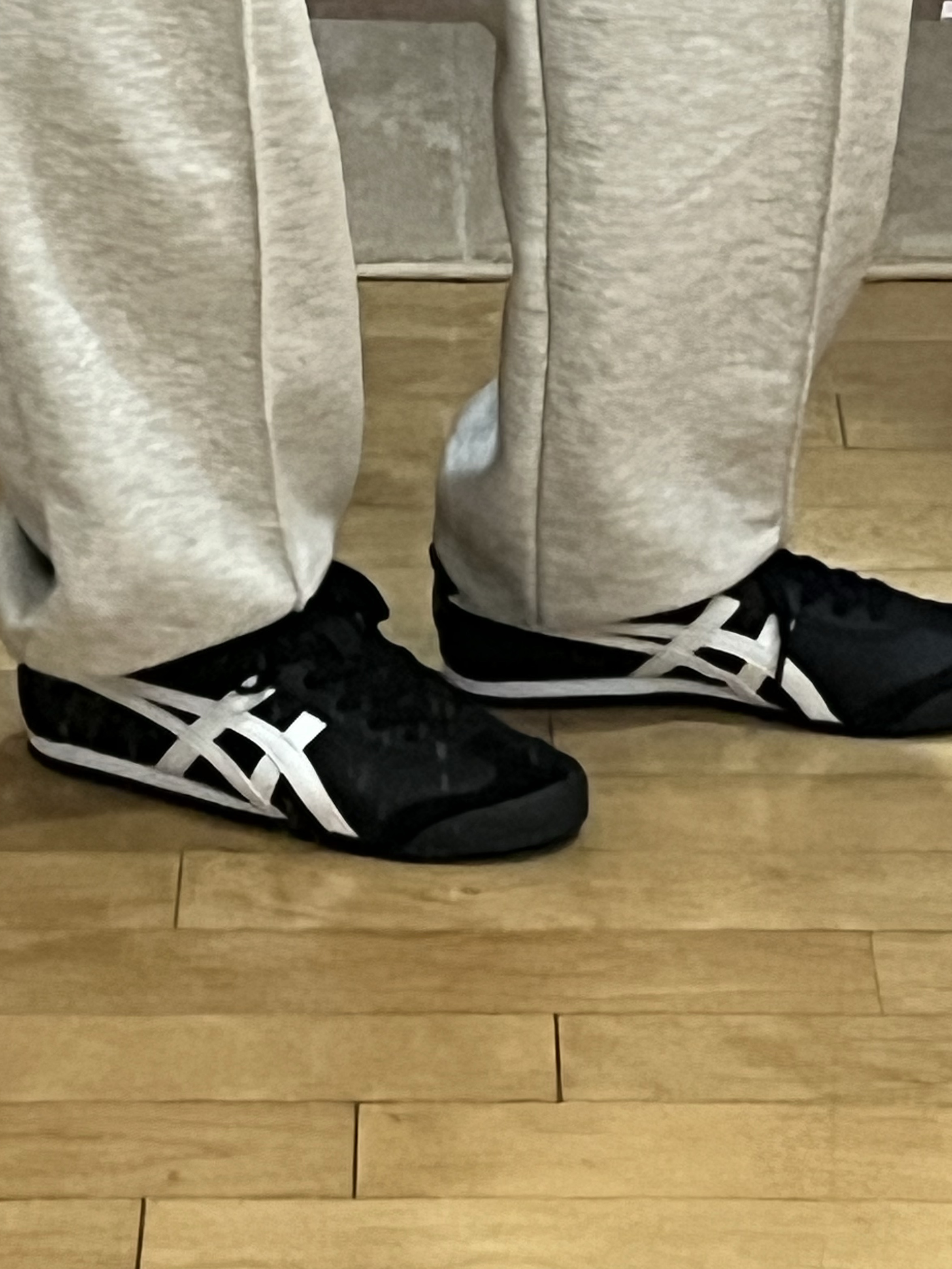 Onitsuka Tiger Mexico 66 Black White 착용 스타일 - 5