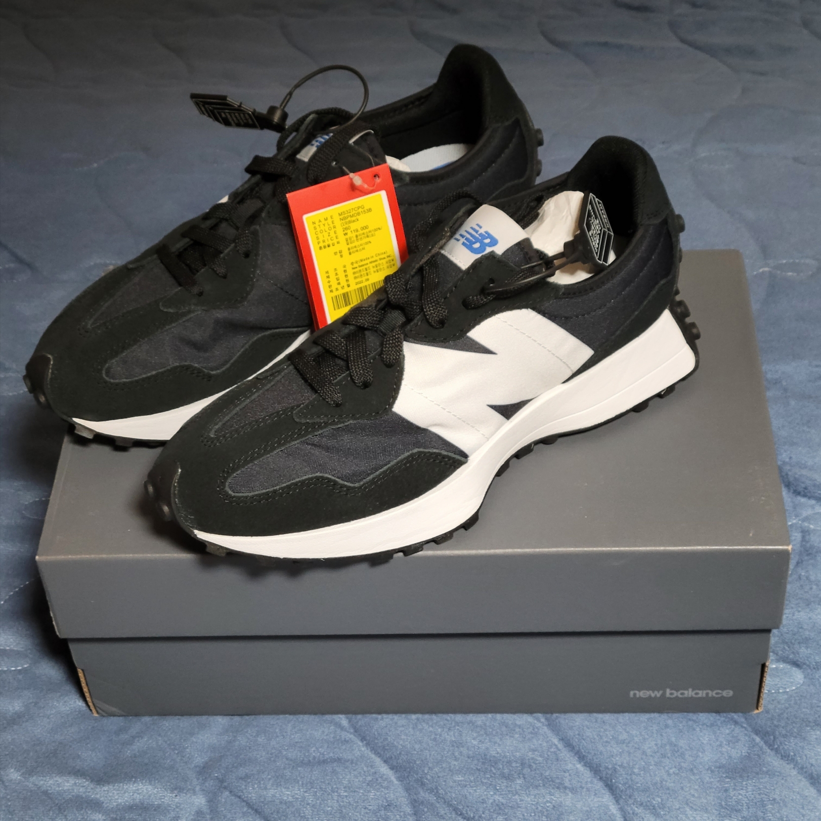New Balance 327 Black 착용 스타일