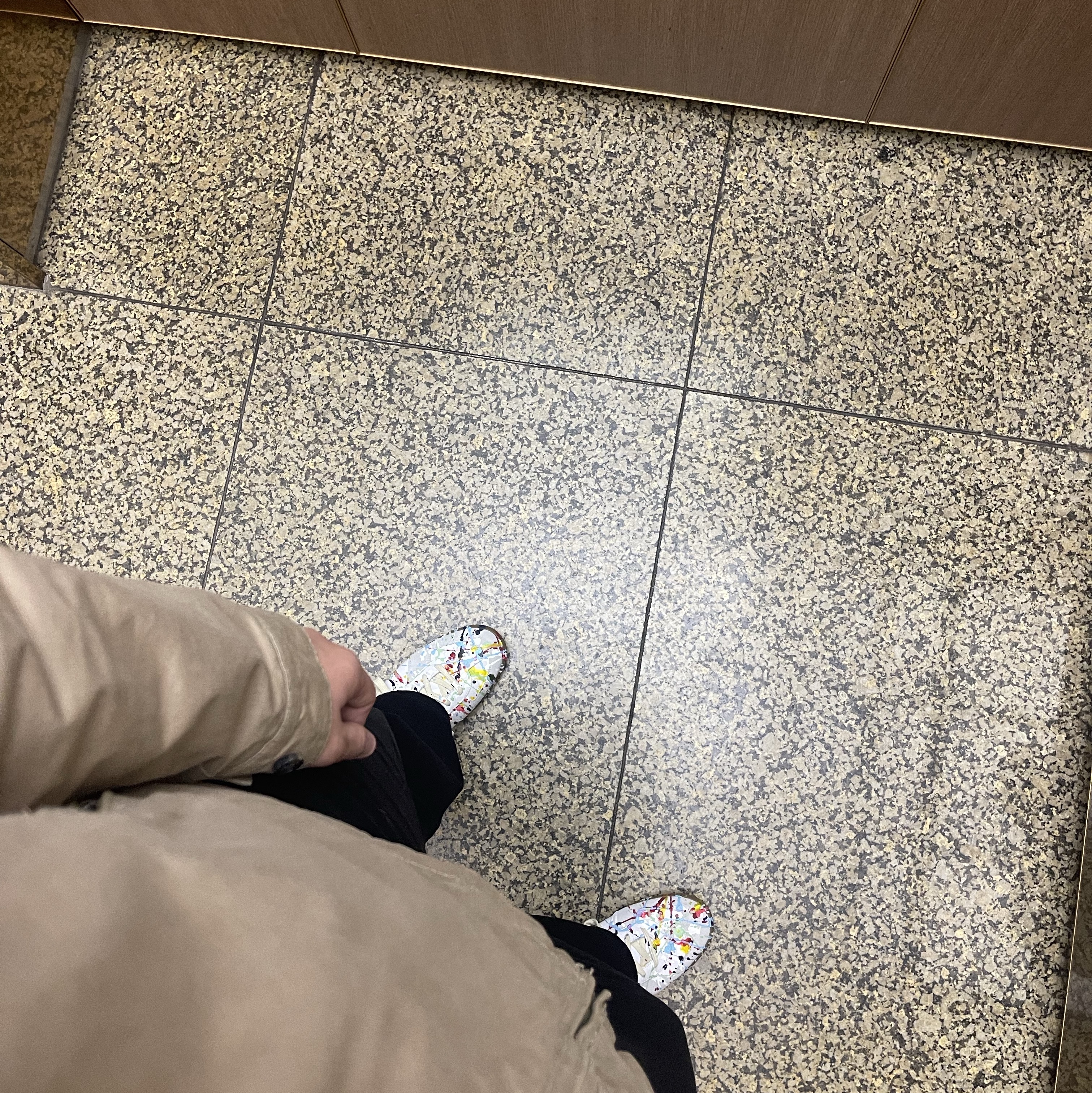 Maison Margiela Replica Paint Drop Sneakers 착용 스타일