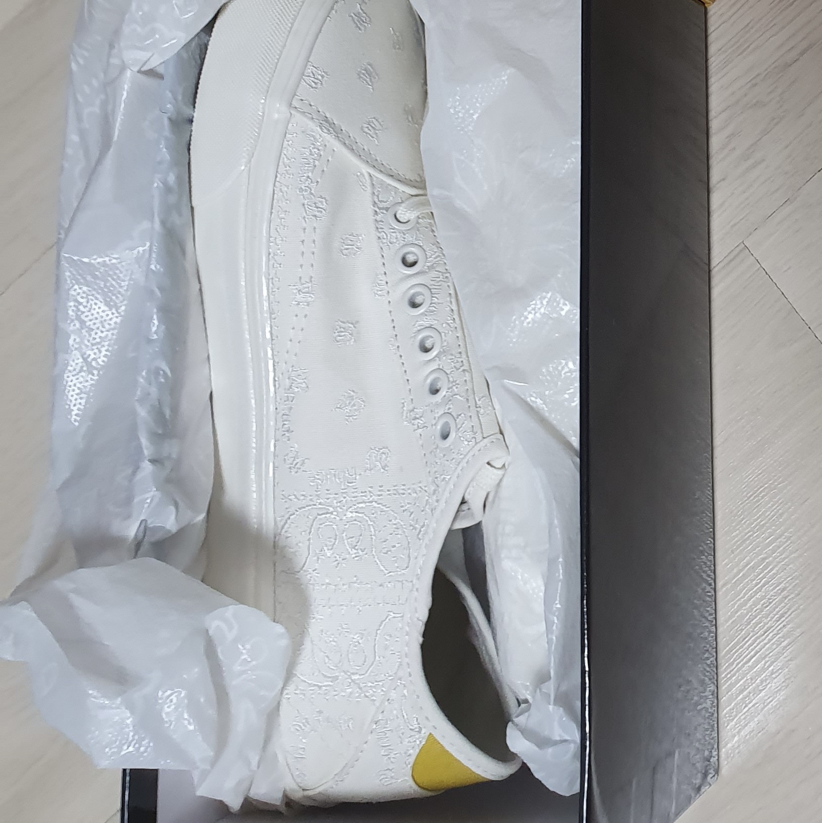 Vans x Rhude Diamo NI Bandana Marshmallow 착용 스타일