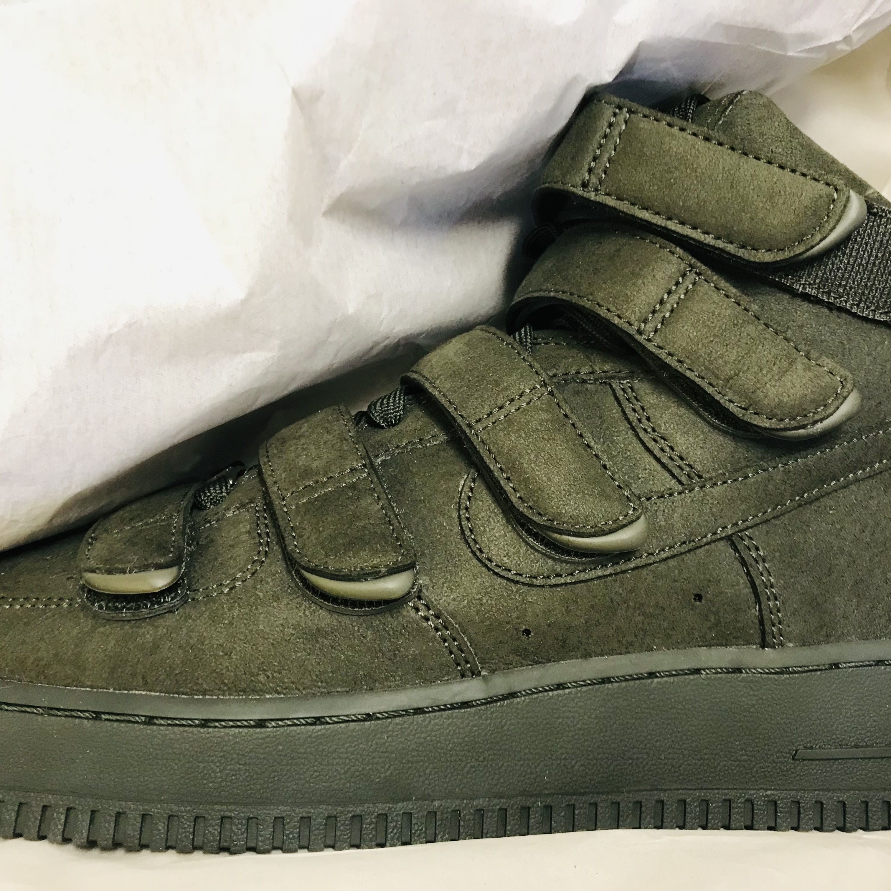 Nike x Billie Eilish Air Force 1 High '07 SP Sequoia 착용 스타일