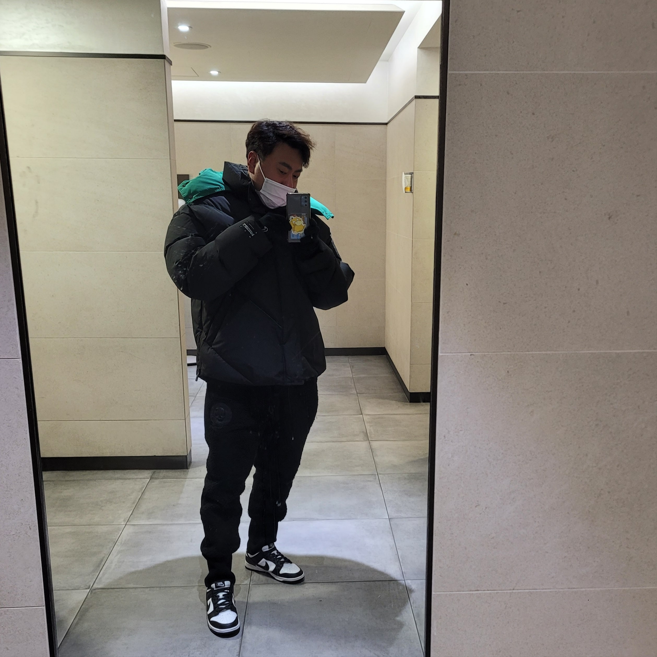 Zara x Ader Error Oversize Puffer Jacket Black 착용 스타일