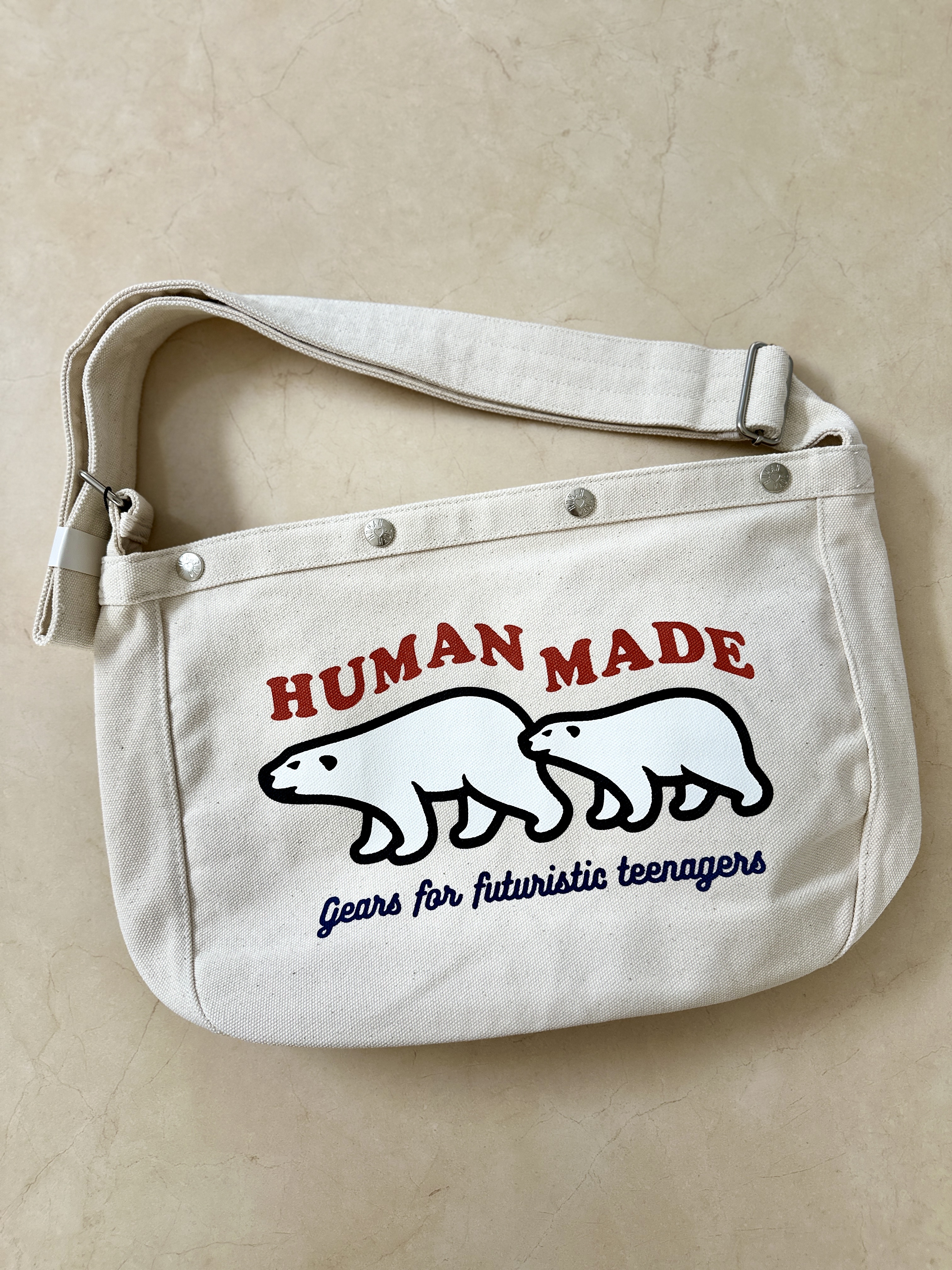 Human Made Paperboy Bag White 착용 스타일