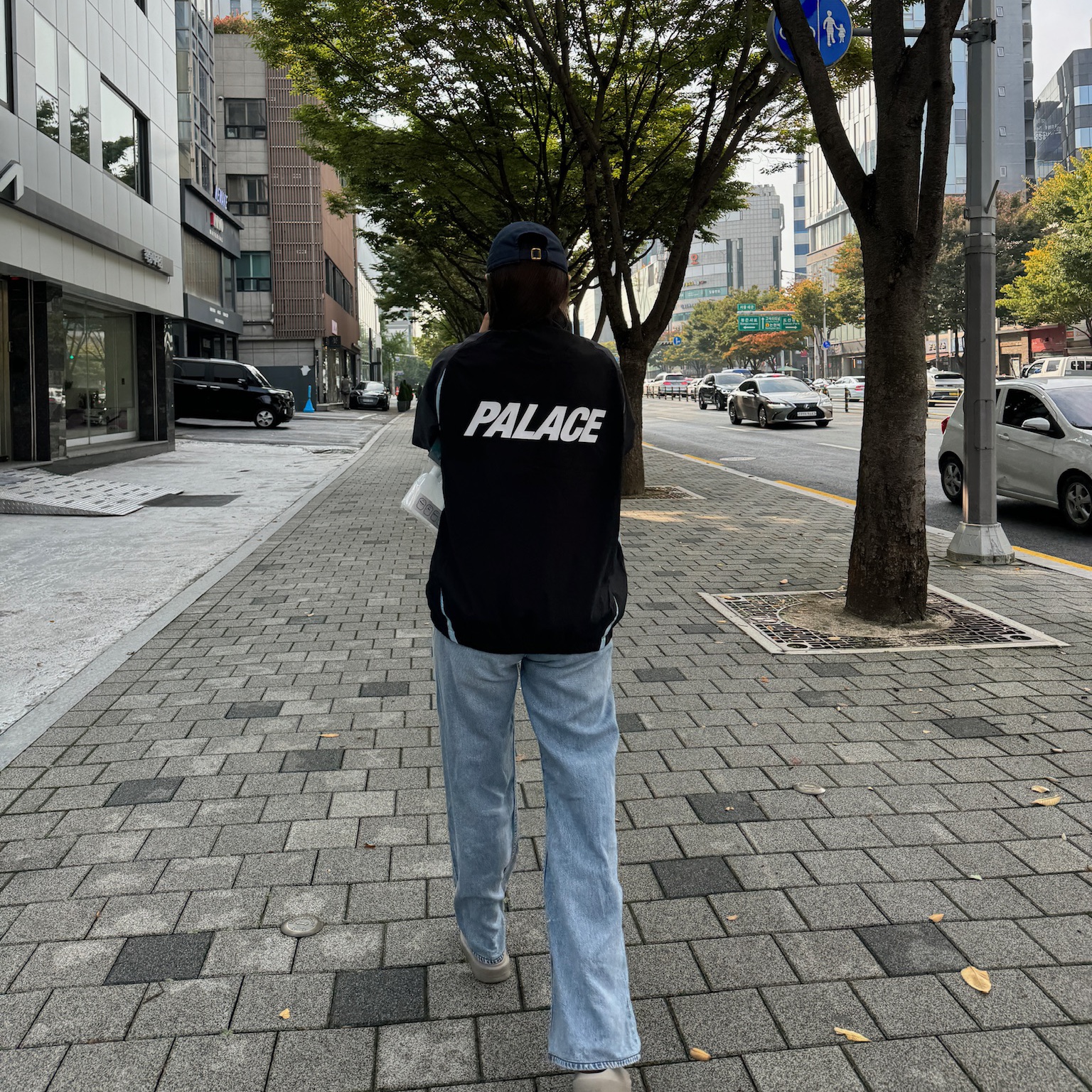 Fear of God The California Cement, (W) Celine Baseball Cap in Cotton Marine 착용 스타일 - 1