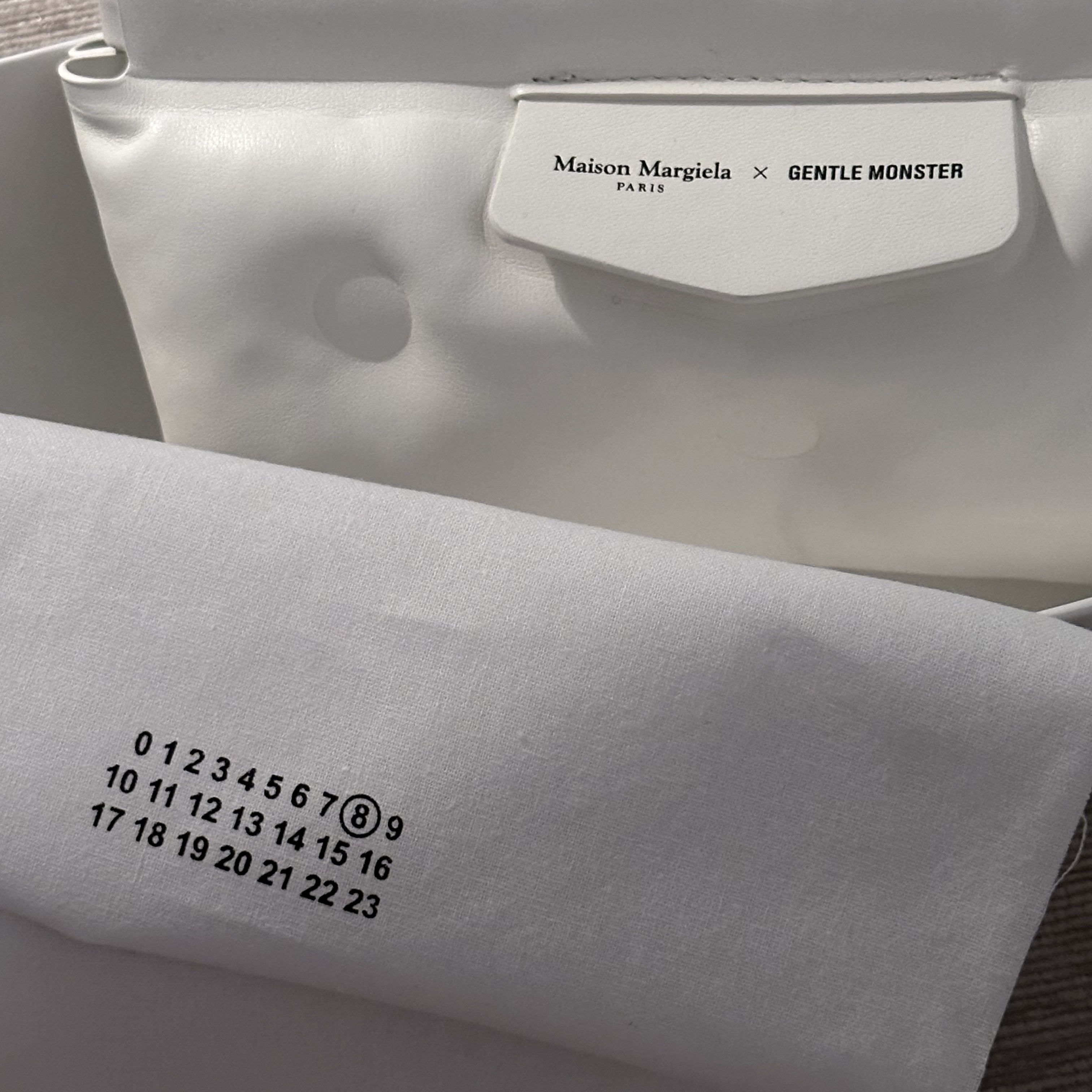 Gentle Monster x Maison Margiela MM010S Clear Black Gradient 착용 스타일