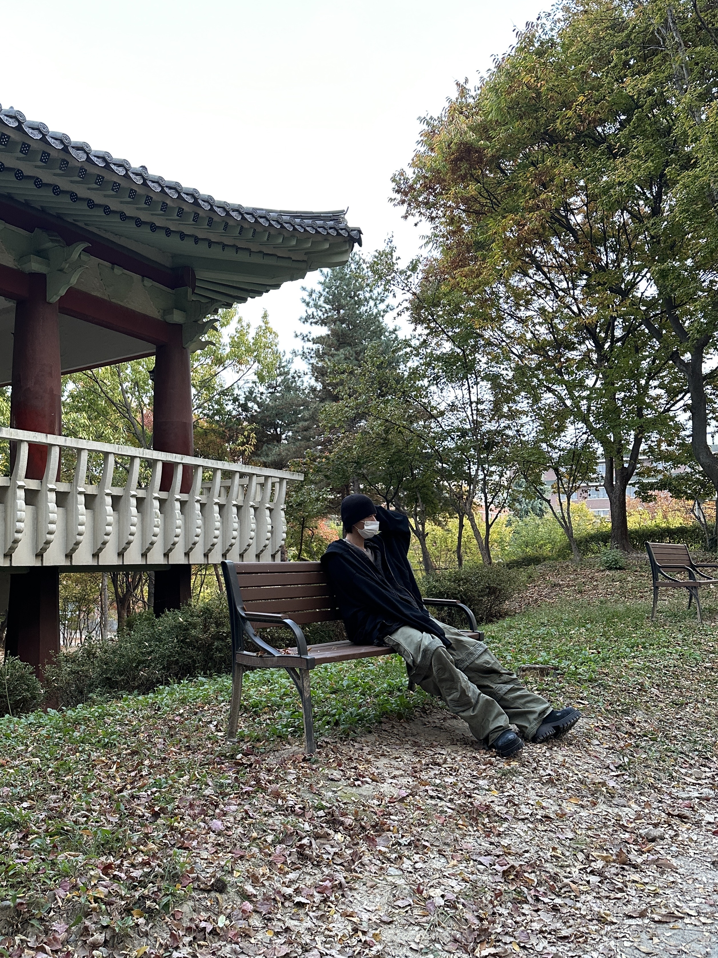 Undermycar Fisky Double Layered Shirts Hood Zip-Up Bronze Green - 23FW, Farfromwhat Far Layered Work Pants Olive 착용 스타일 - 3