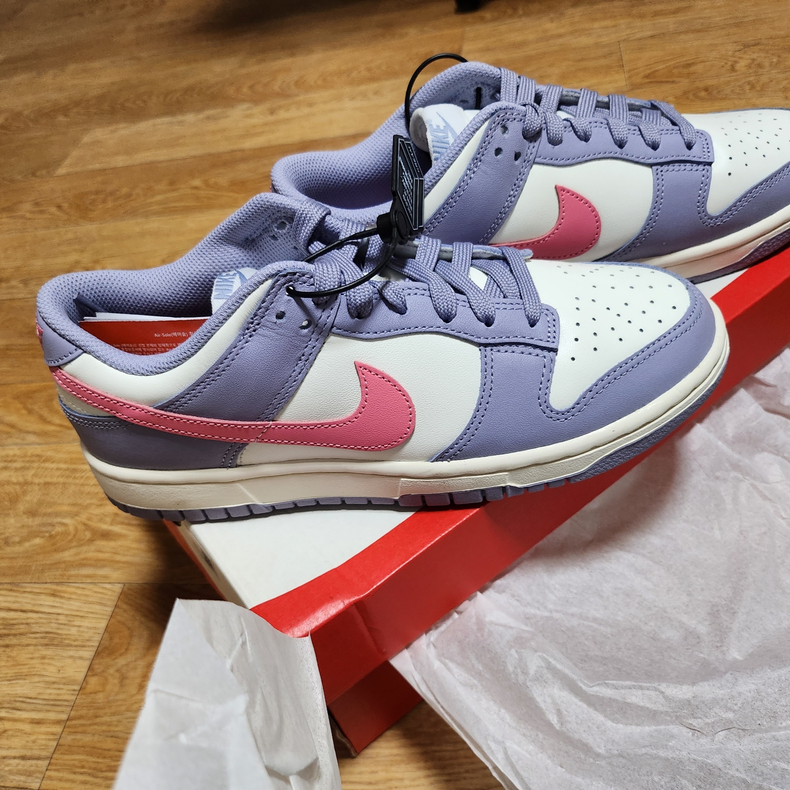 (W) Nike Dunk Low Indigo Haze Coral Chalk 착용 스타일