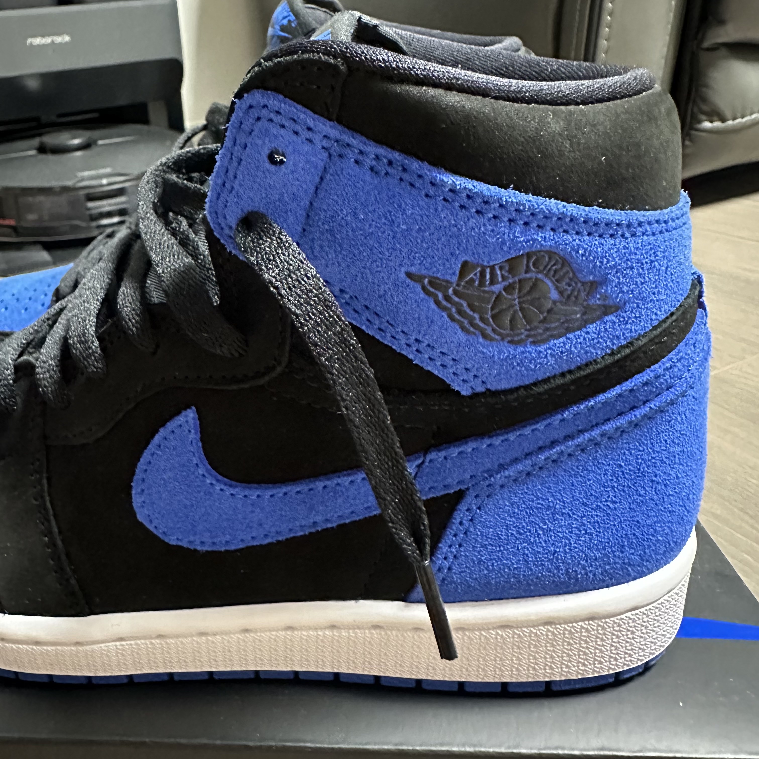 Jordan 1 Retro High OG Royal Reimagined 착용 스타일 - 3