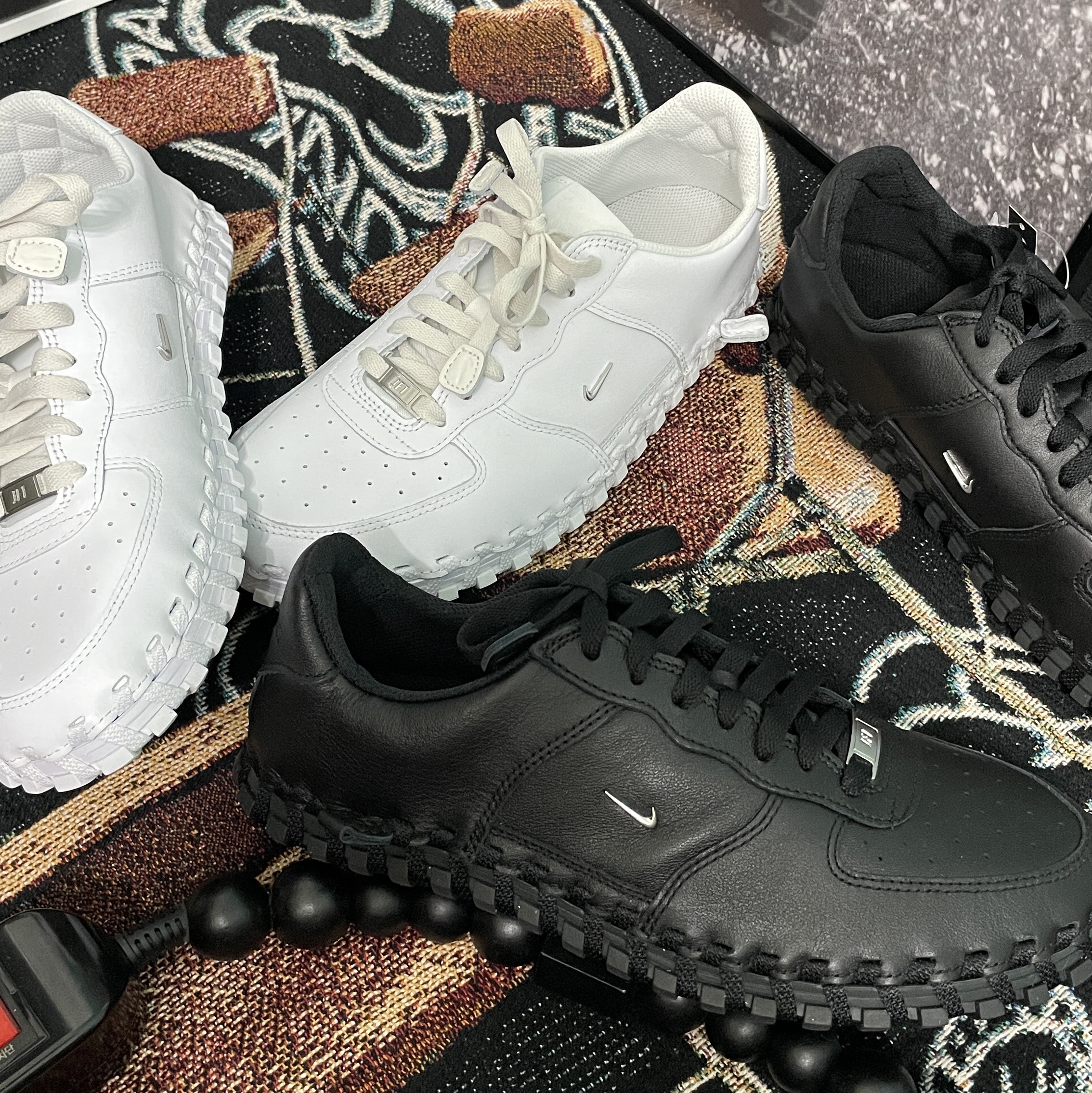 Nike x Jacquemus J Force 1 Low LX SP White, Nike x Jacquemus J Force 1 Low LX SP Black 착용 스타일