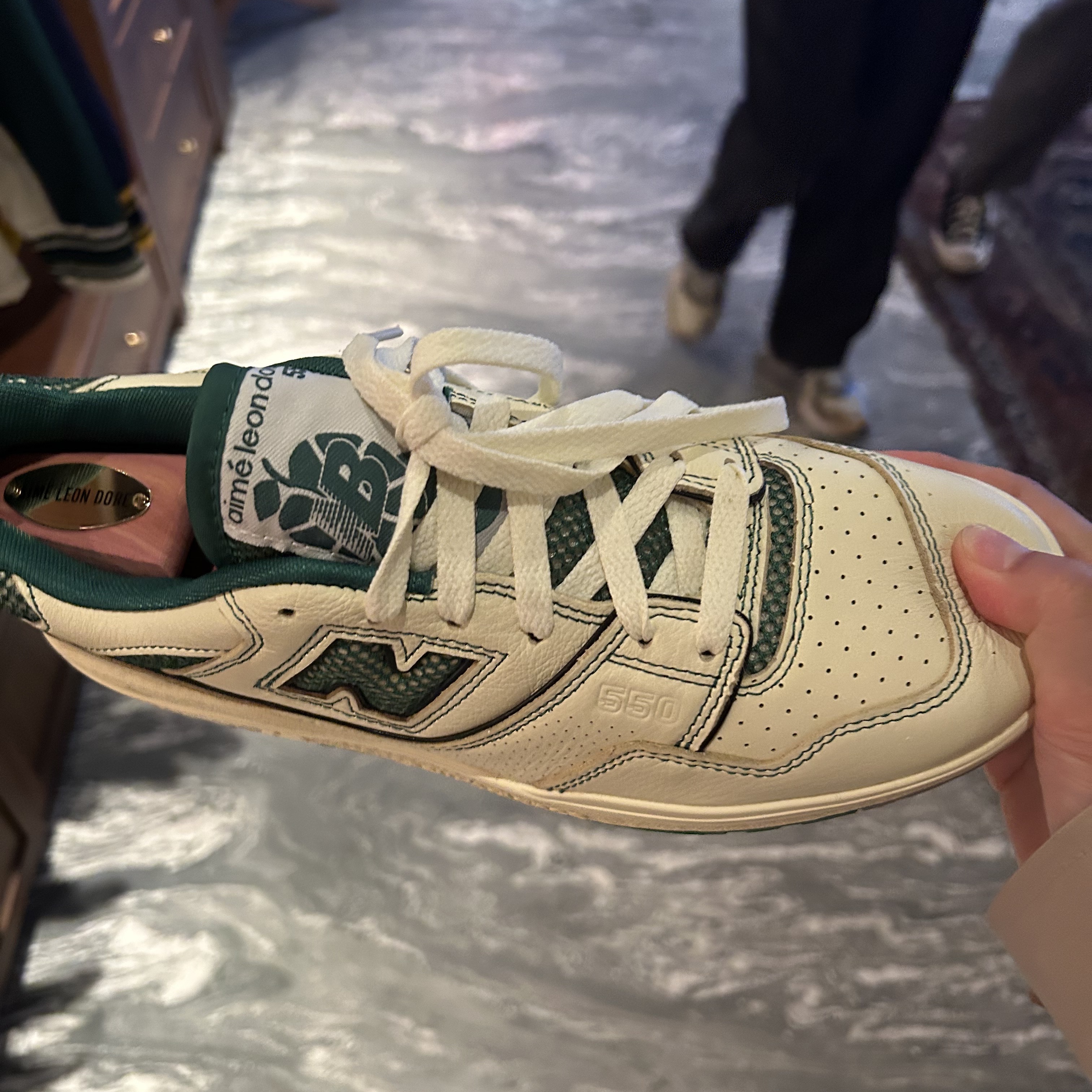 New Balance x Aime Leon Dore 550 Dawn Glow Classic Pine 착용 스타일 - 3