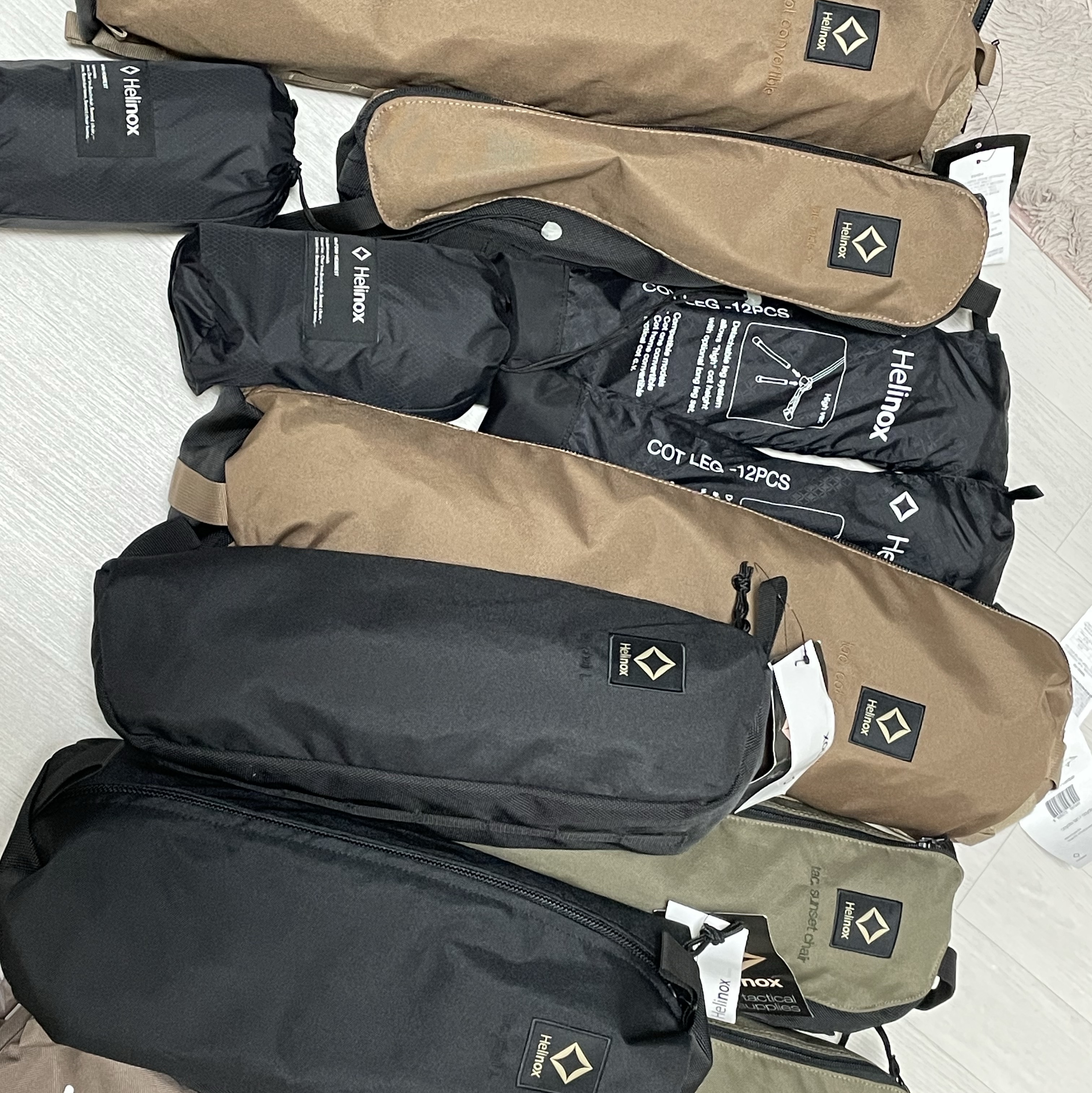 Helinox Tactical Sunset Chair Military Olive, Helinox Tactical Chair L Black 착용 스타일 - 1